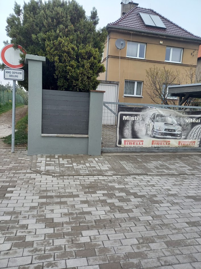 PhDr. Eva Podhajská foto 1