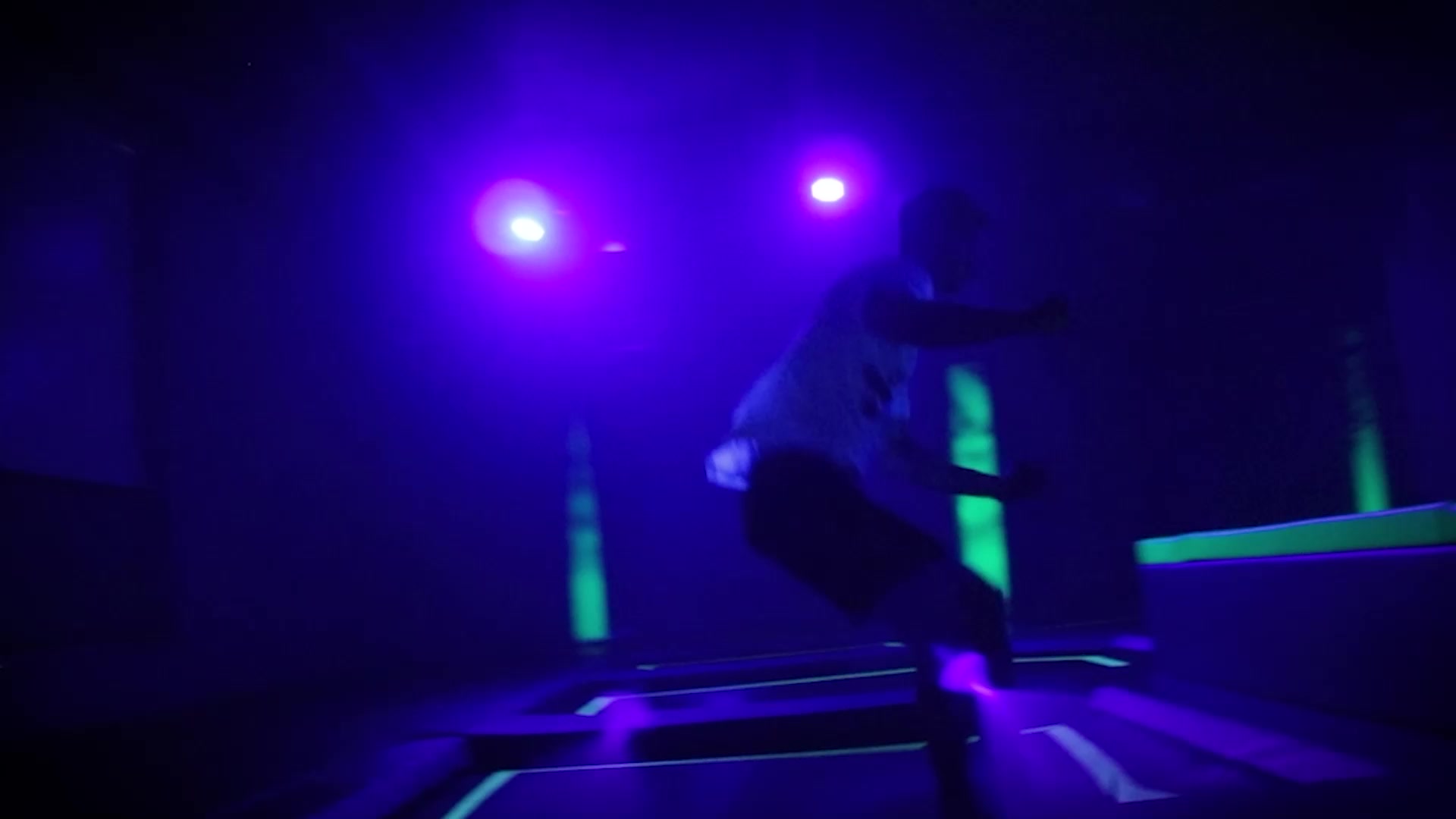 FREEX- interaktivní trampolínové centrum foto 2 (náhled videa)