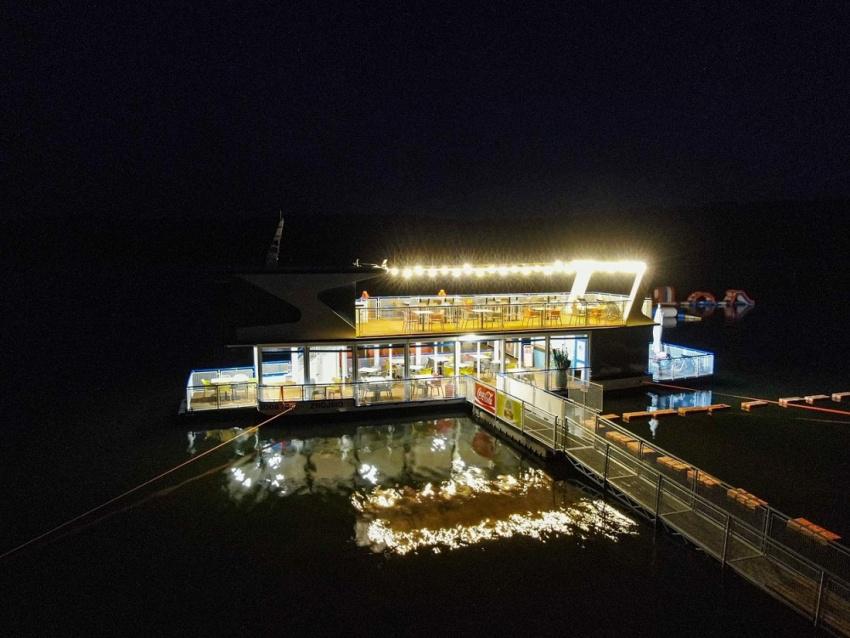 Pařník - Summer boat music bar foto 5