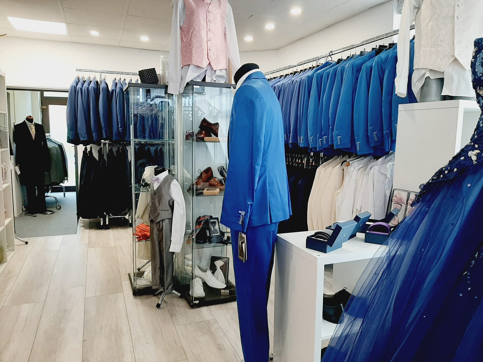 Svatební salón a společenská agentura STUDIO V.MOONA Most foto 5