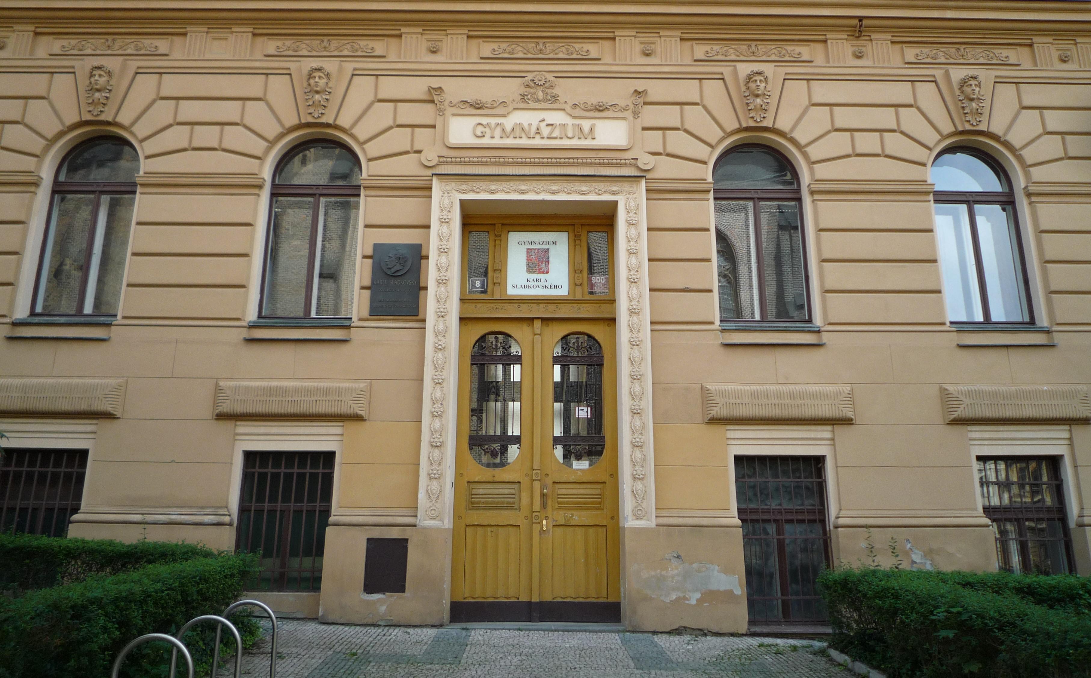 Gymnázium Karla Sladkovského Praha 3 foto 4