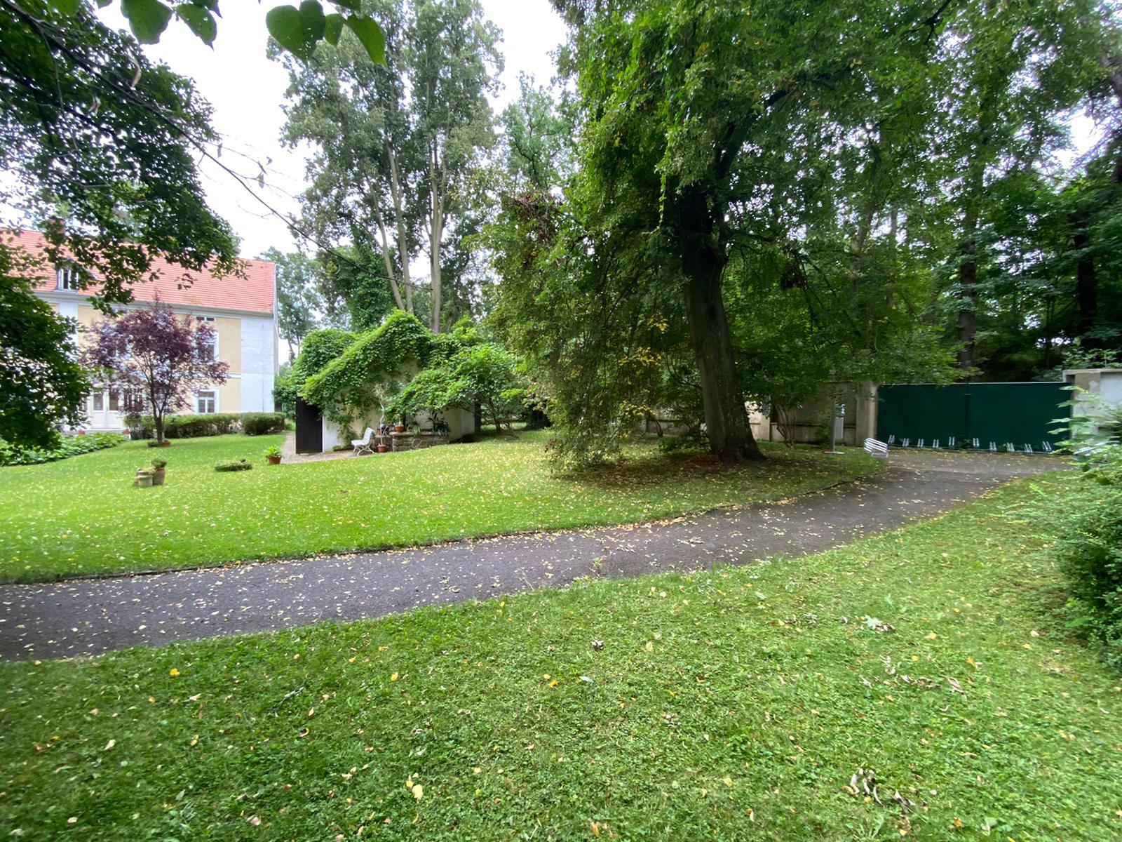 Nabíjecí stanice Památník Karla Čapka foto 2