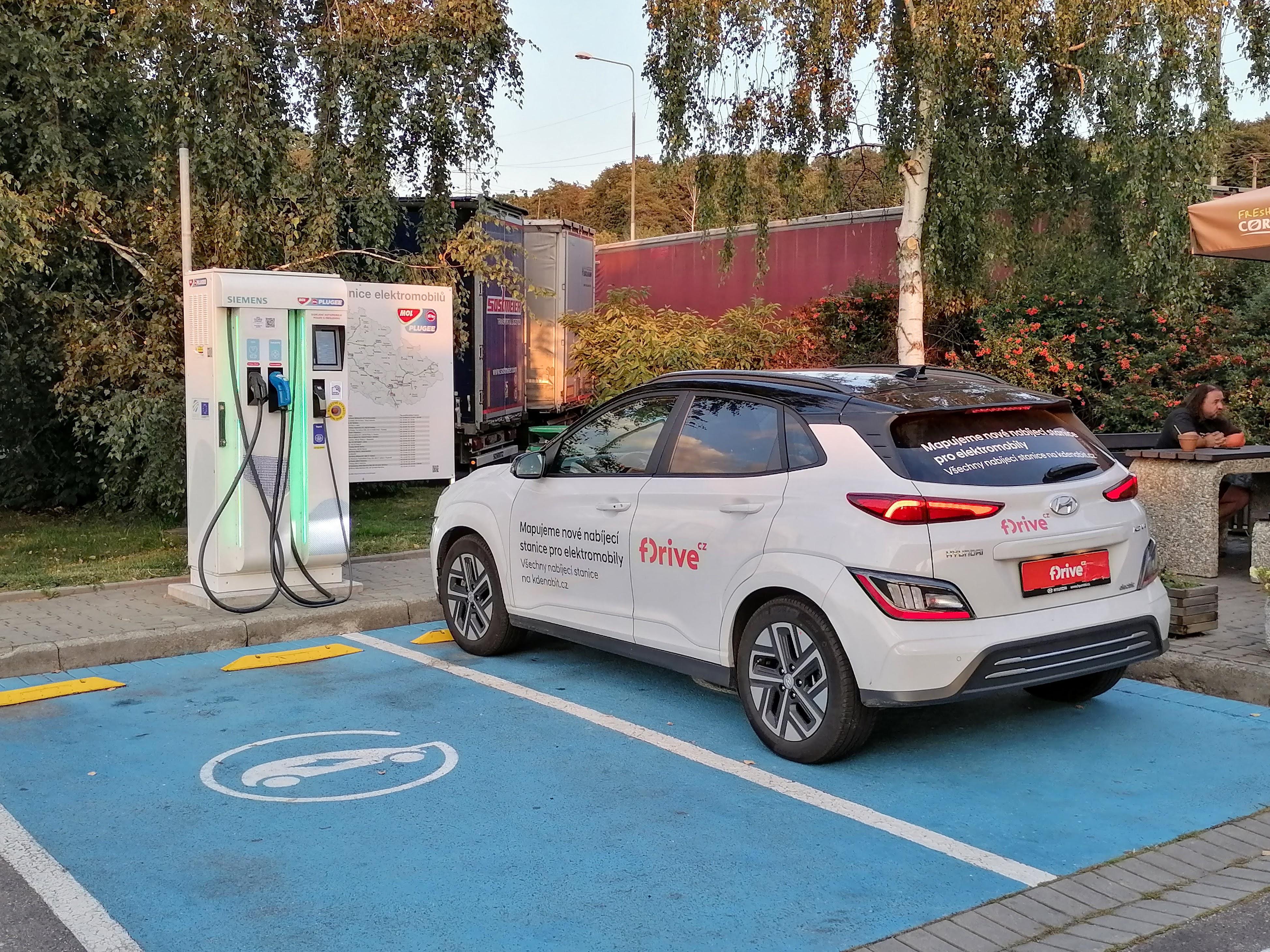 MOL nabíjecí stanice