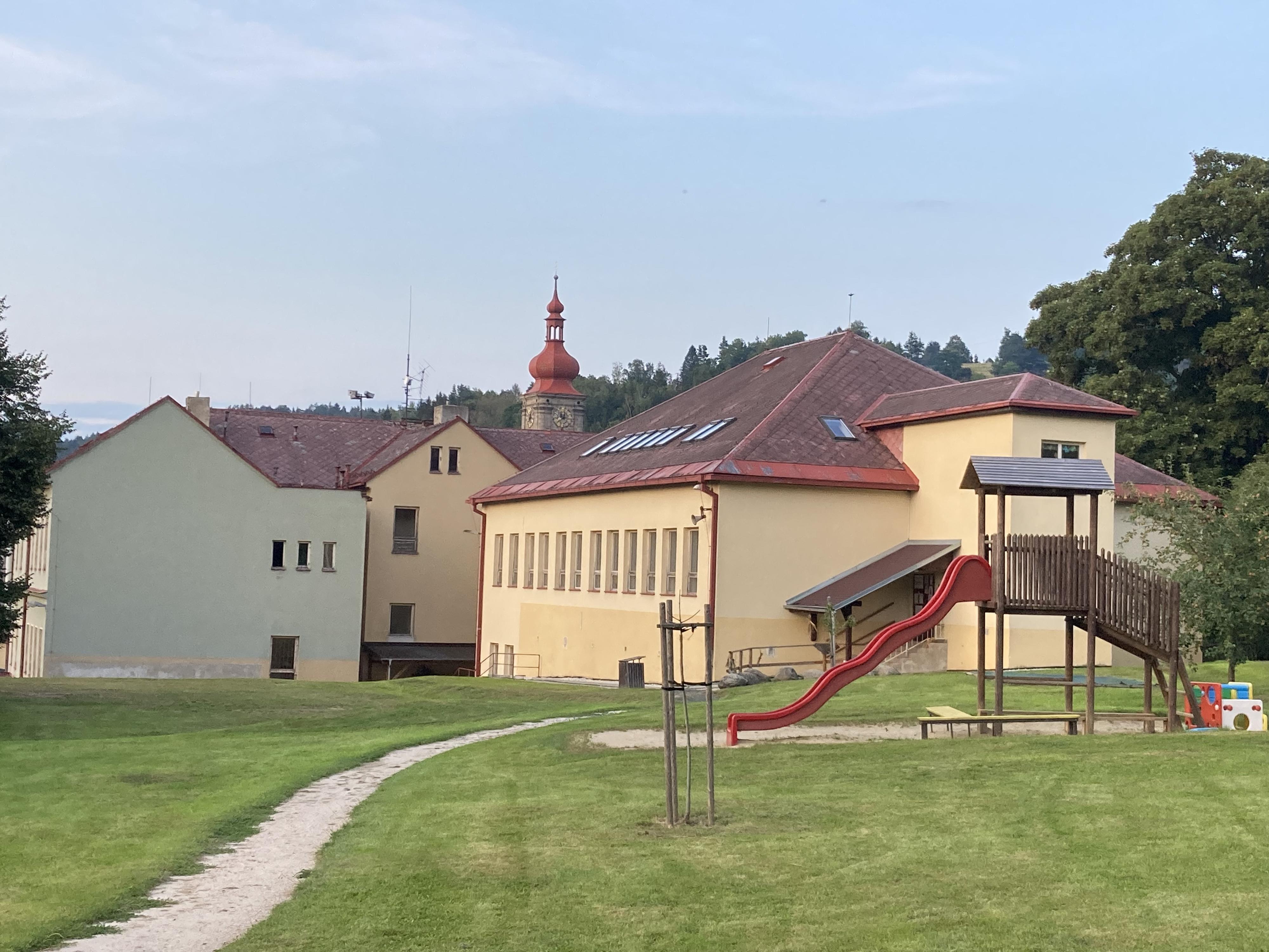 ZŠ a MŠ Bečov nad Teplou foto 3