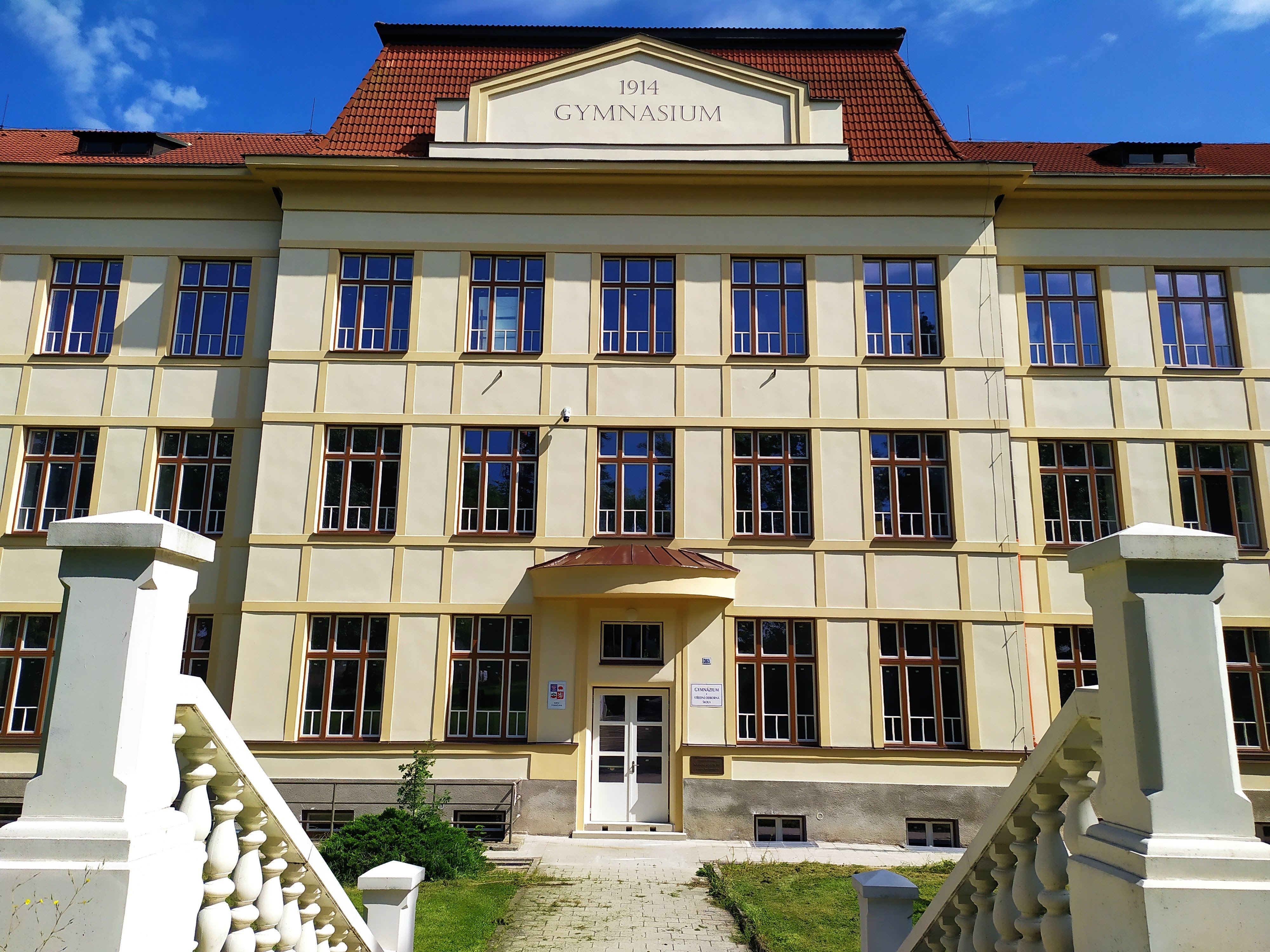 Gymnázium a SOŠ Moravské Budějovice foto 2