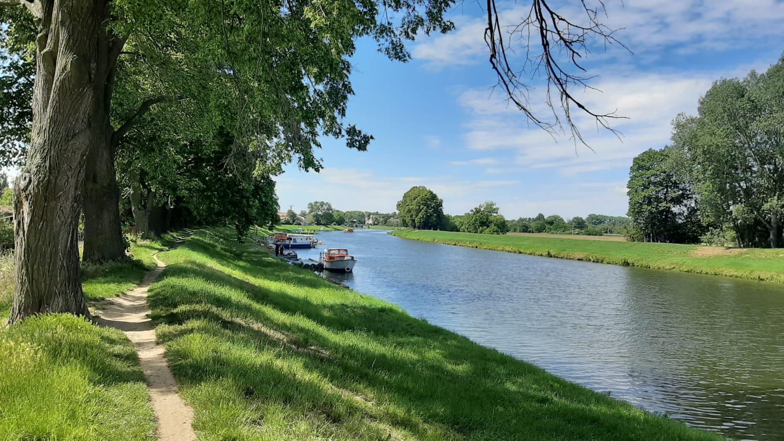 Baťák Hausboty - půjčovna lodí a hausbótů foto 5