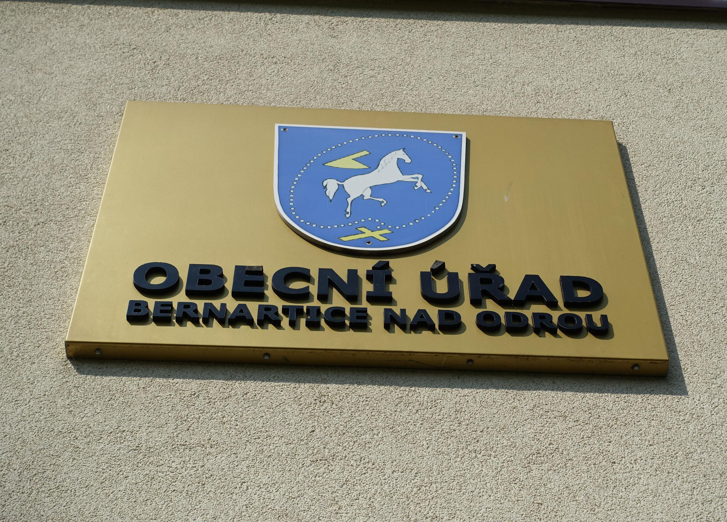 Bernartice nad Odrou - obecní úřad foto 4