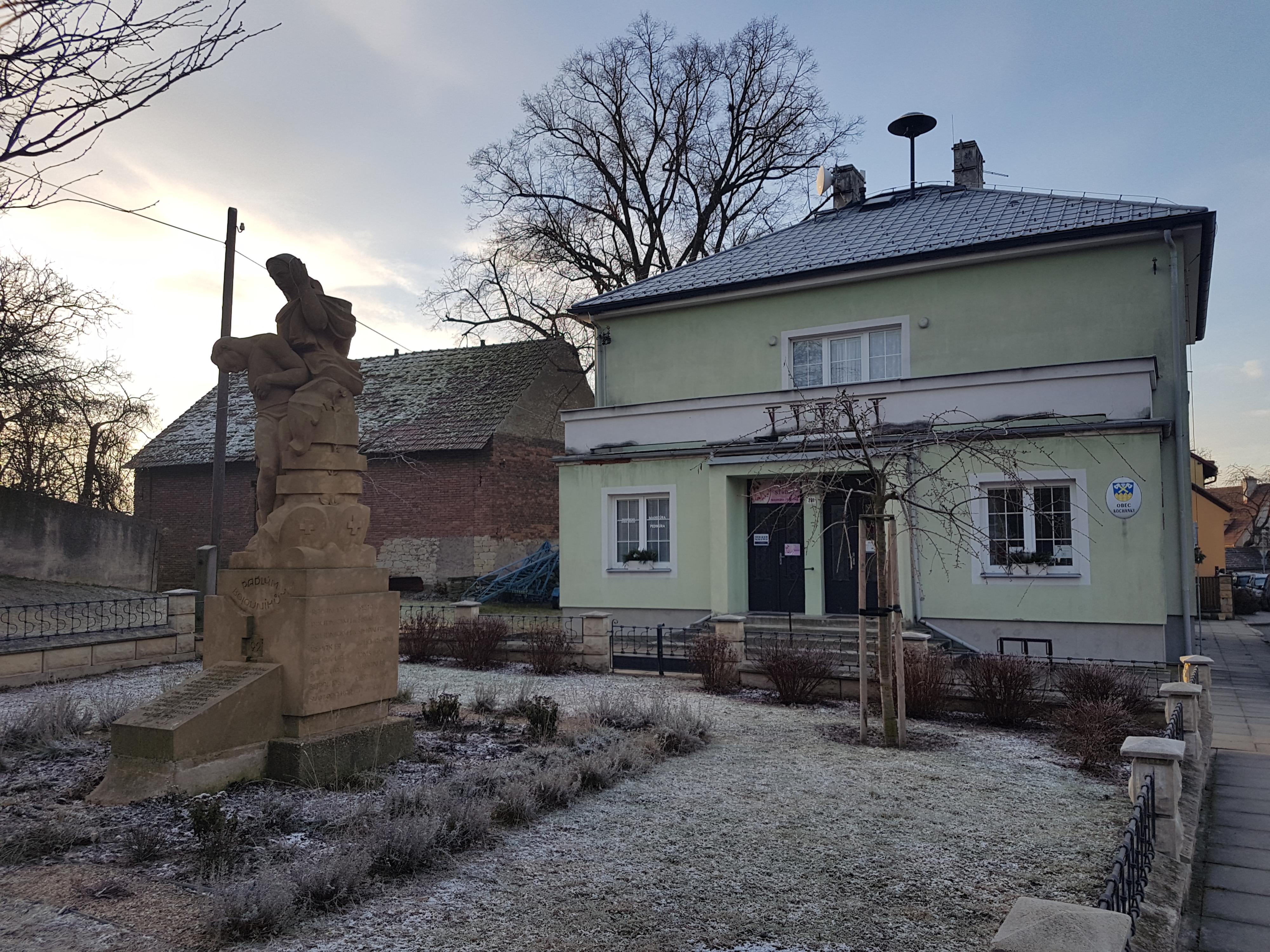 Kochánky - obecní úřad foto 2
