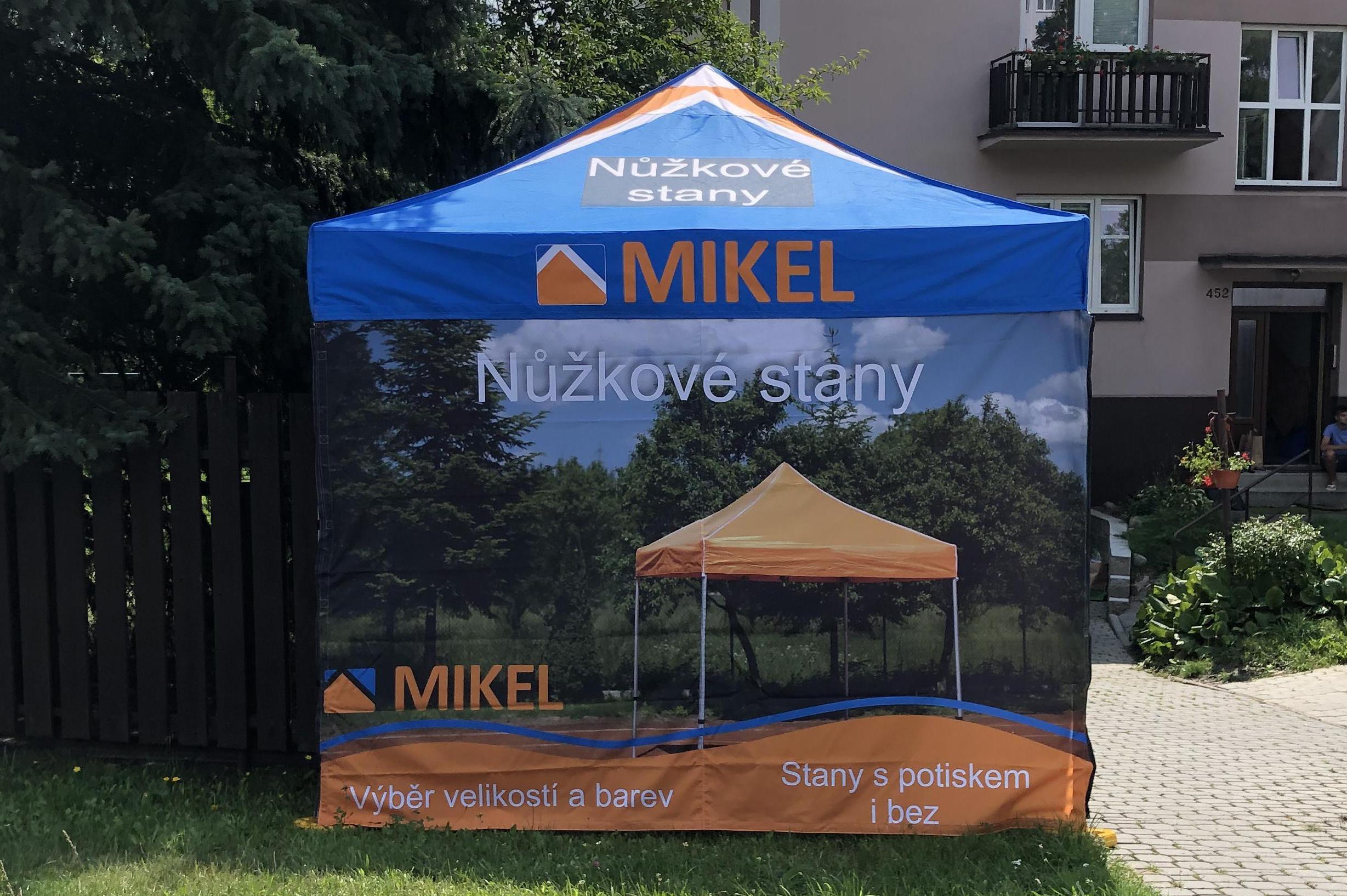 Výhodně nůžkové pavilony s reklamním potiskem.
