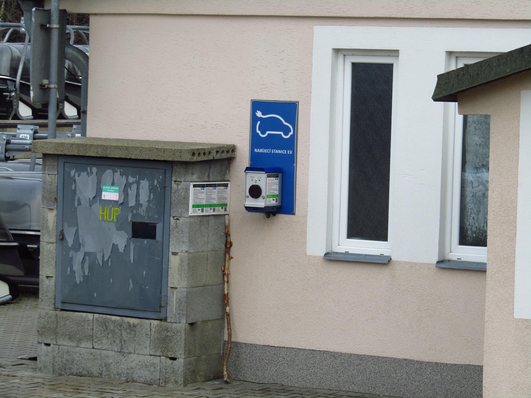LUKY system spol. s.r.o. - nabíjecí stanice