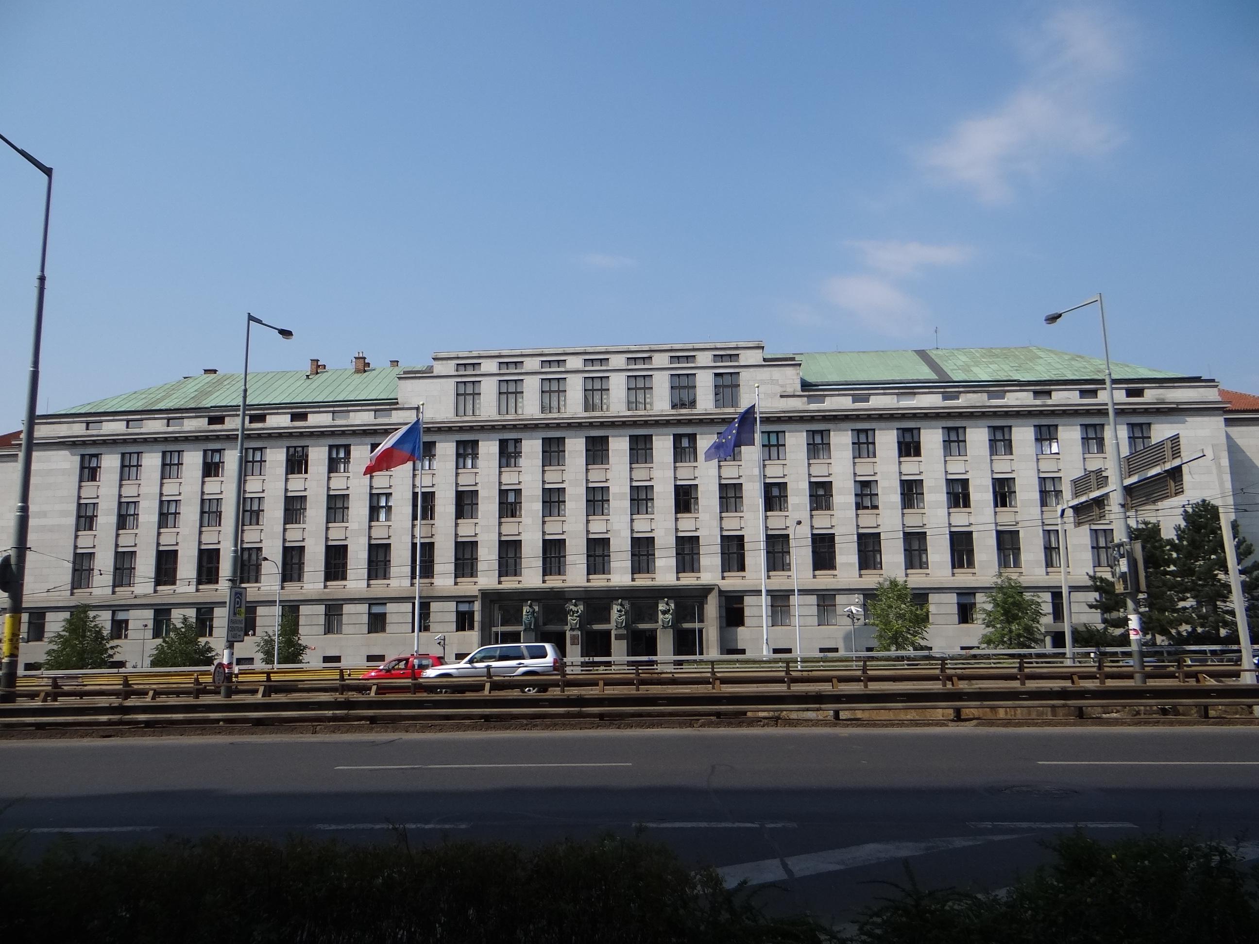 Ústřední pozemkový úřad foto 2