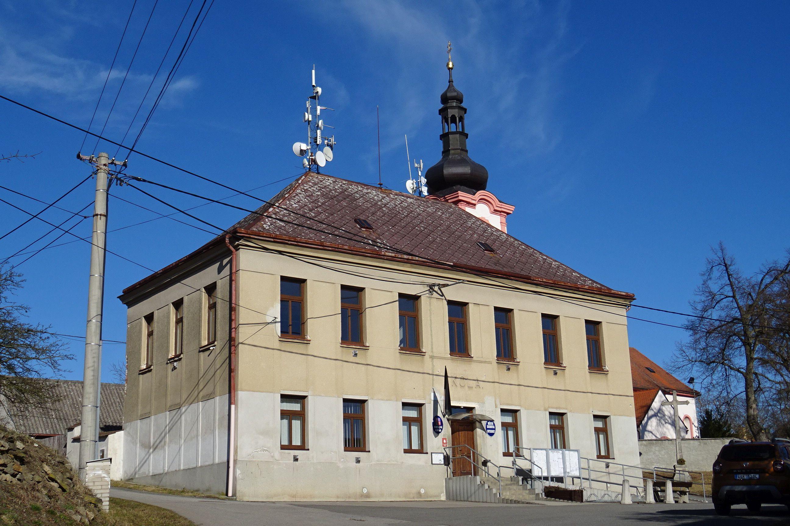 Dráchov - obecní úřad foto 6