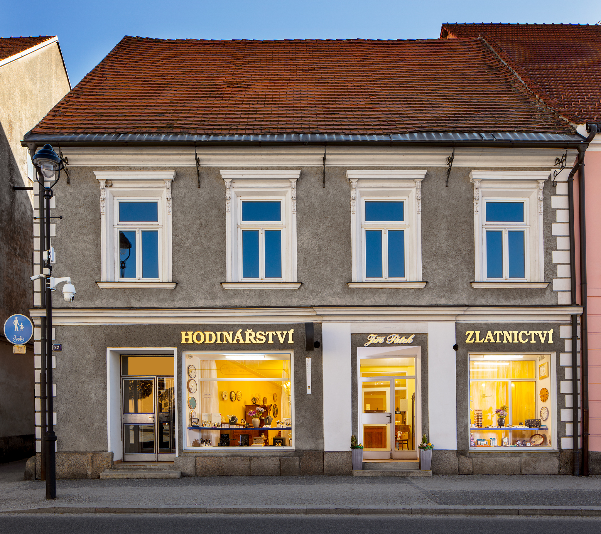PÁTEK HODINÁŘ & ZLATNÍK zal. 1912 foto 2