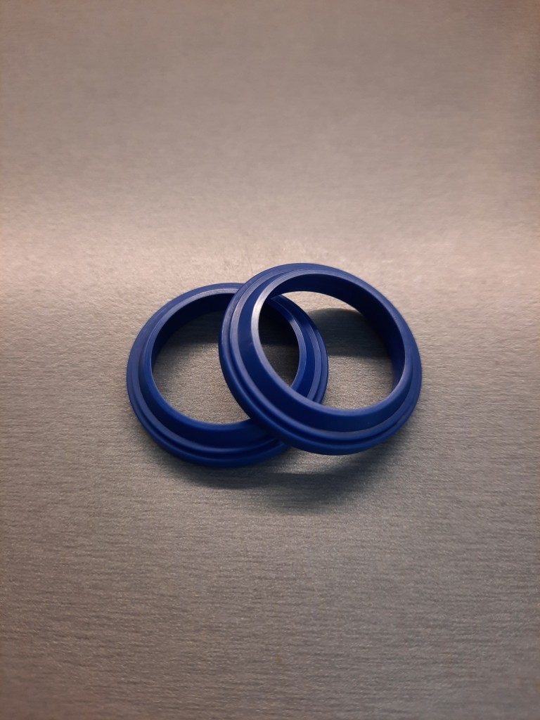 Tomáš Karlík - prodej a výroba těsnění, opravy hydraulických válců foto 3