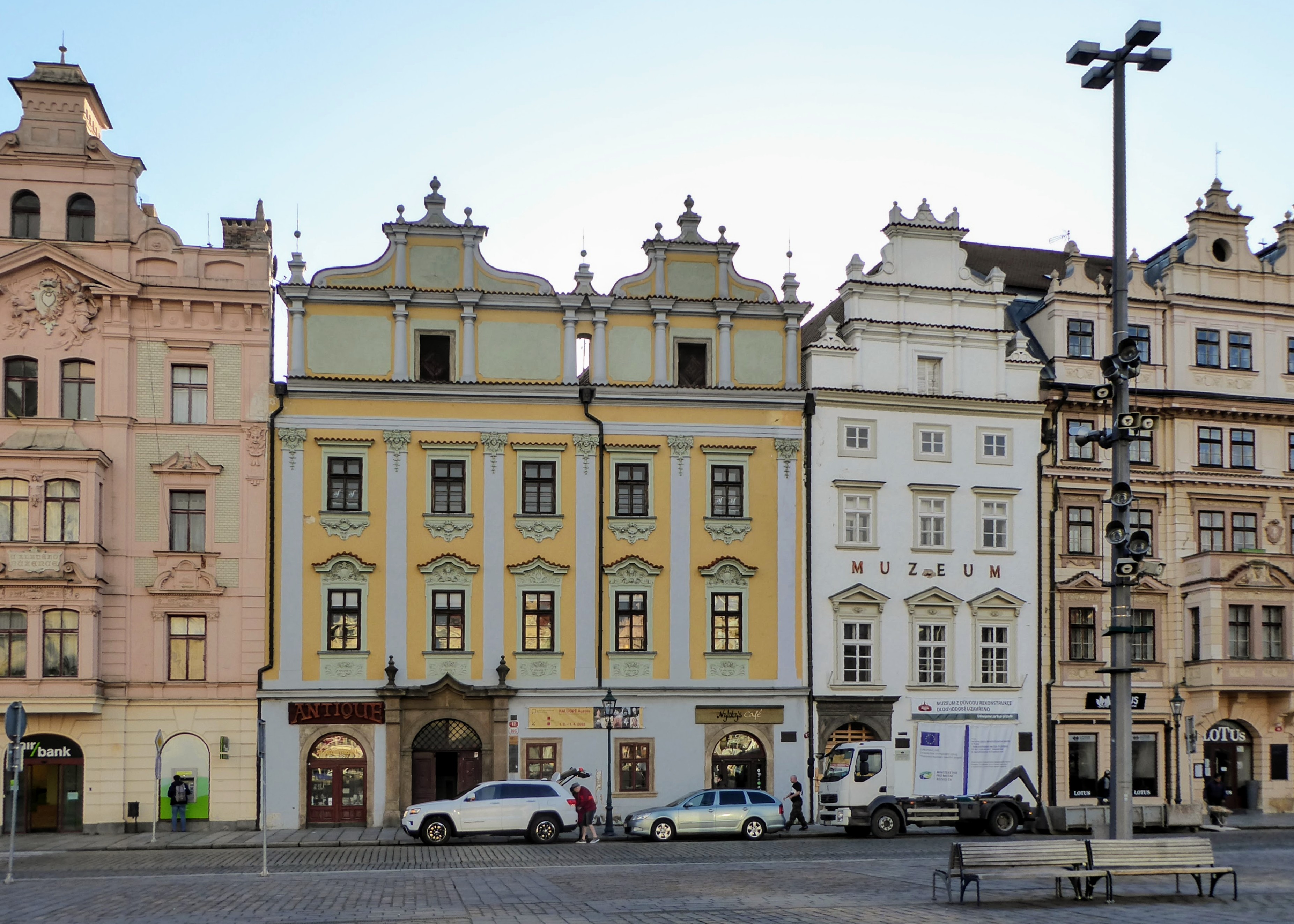 Studijní a vědecká knihovna Plzeňského kraje foto 3