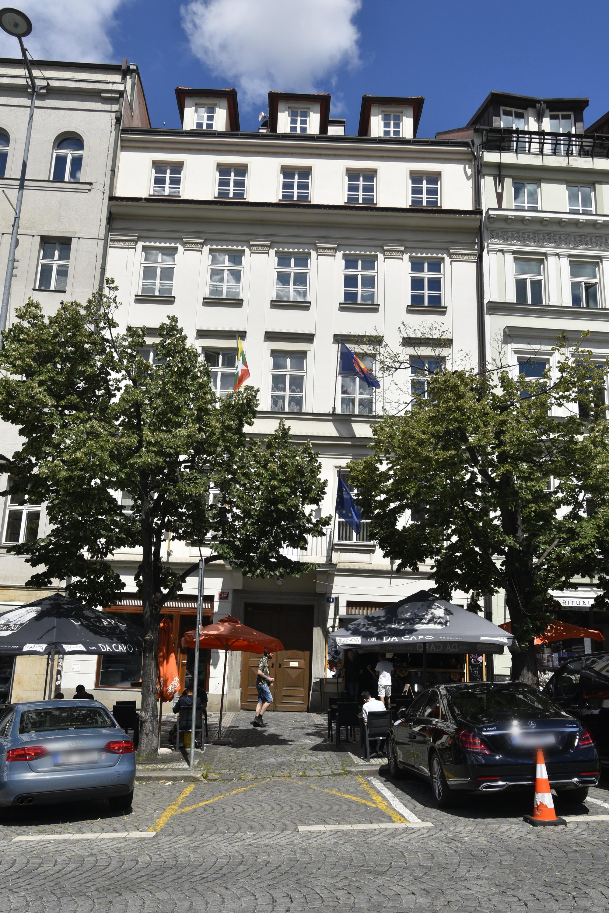 Myanmar Embassy foto 2