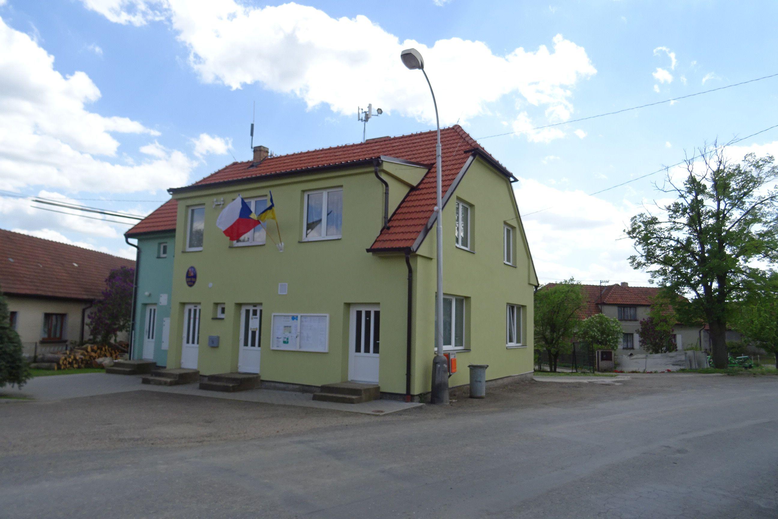 Chmelná - obecní úřad foto 4
