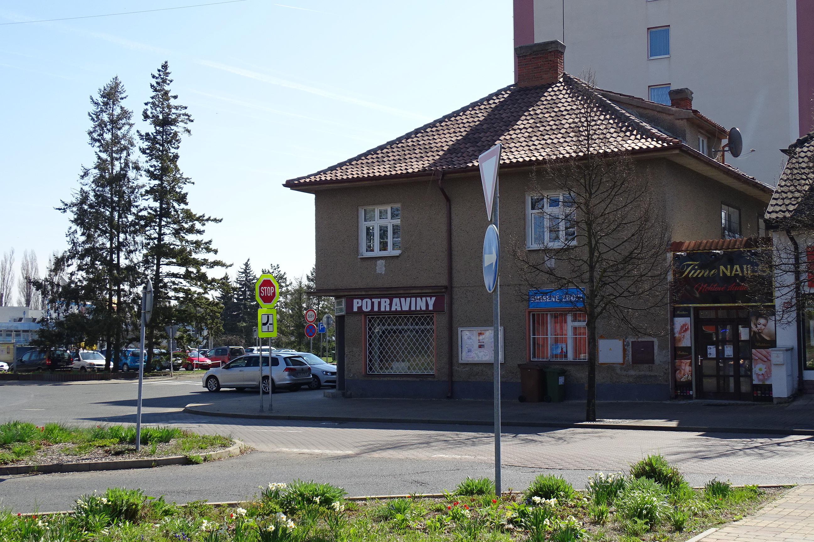 Potraviny náměstí Republiky 452 foto 2