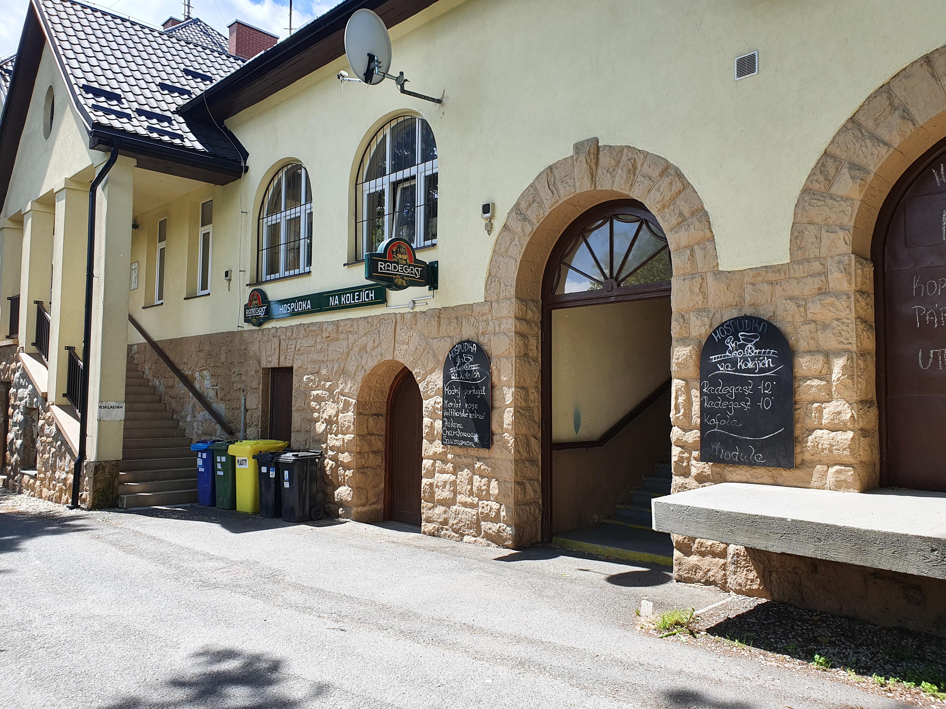 HOSPŮDKA NA KOLEJÍCH