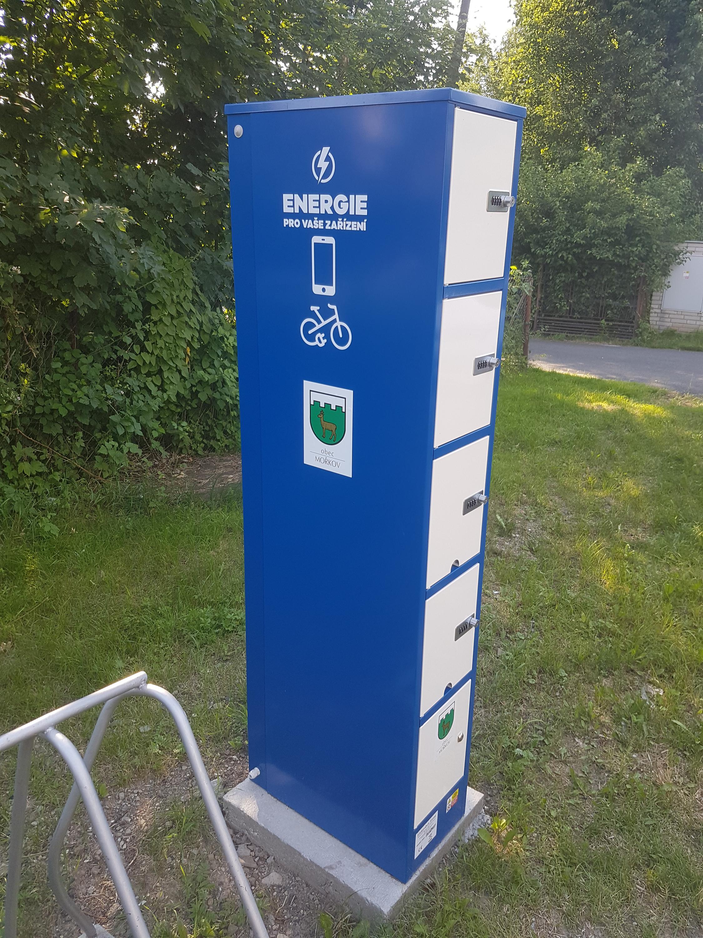 Nabíjecí stanice pro elektrokola a mobilní zařízení foto 2