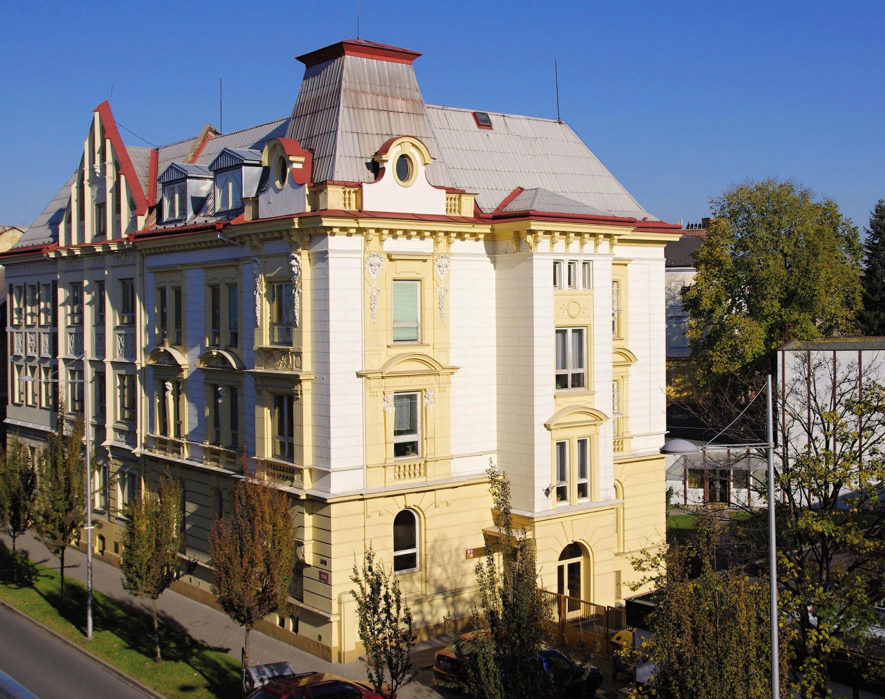 Střední škola hotelnictví a služeb a Vyšší odborná škola, Opava foto 3
