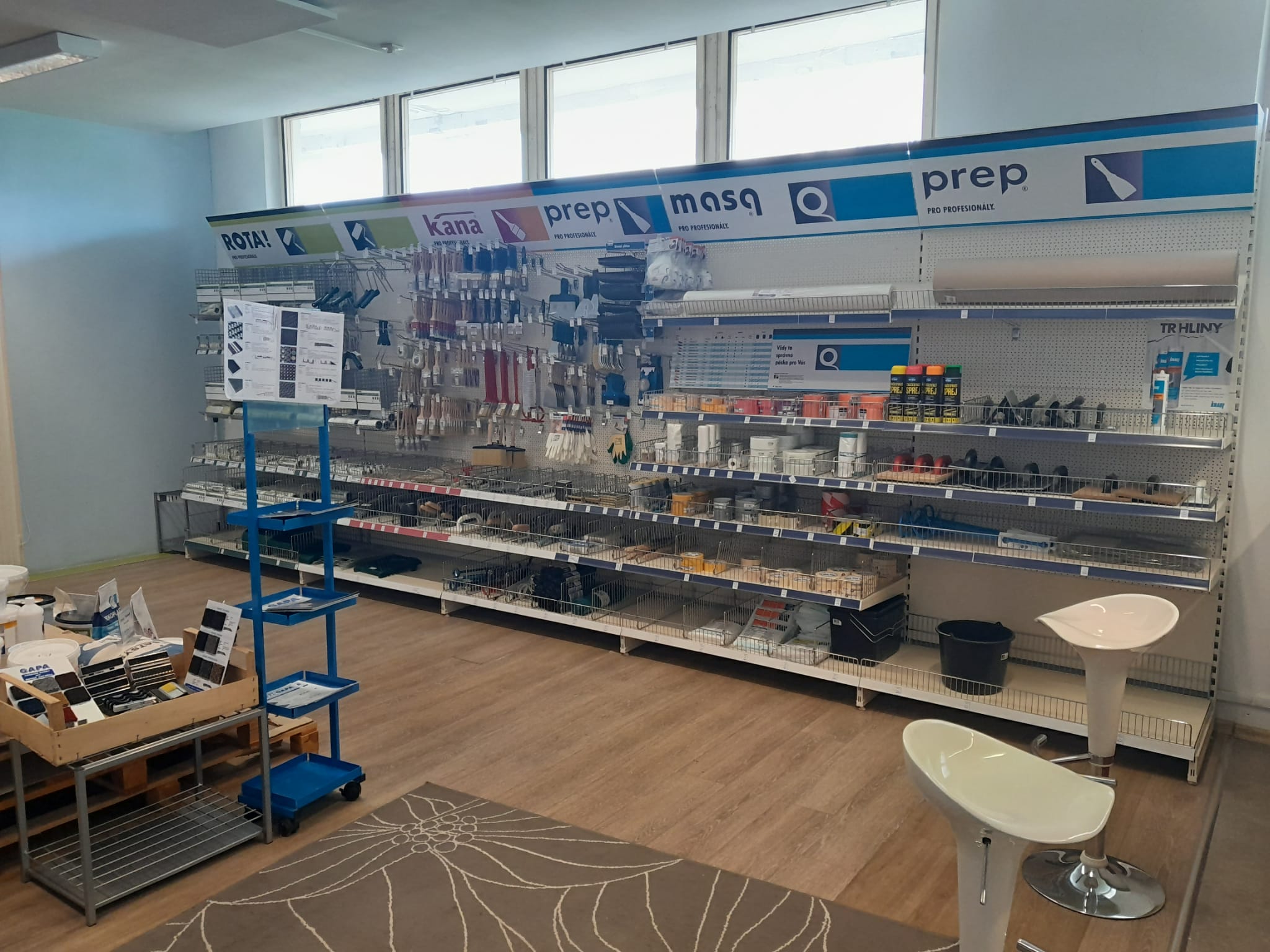 JSP GROUP - Míchací centrum barev a  prodejna dveří a podlah foto 3