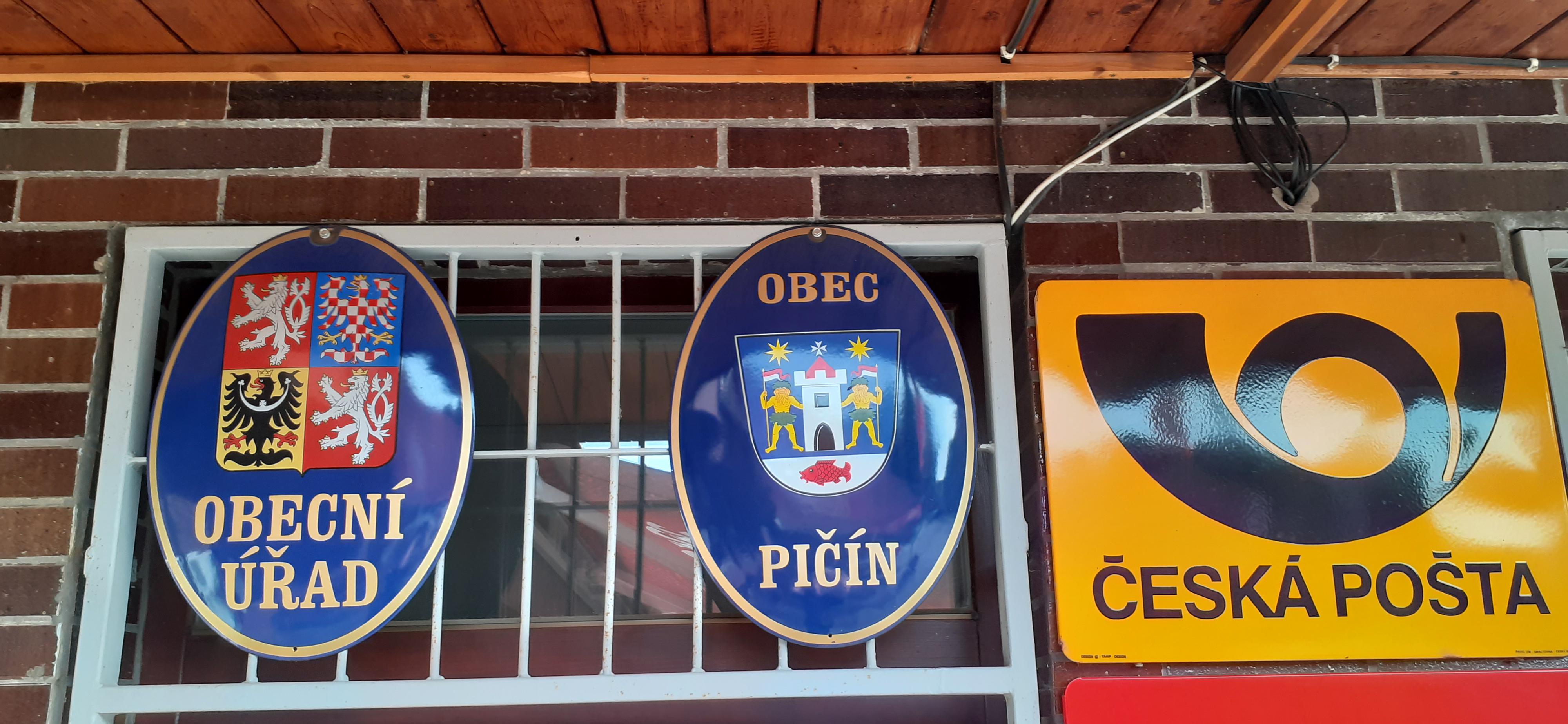 Pičín - obecní úřad foto 2
