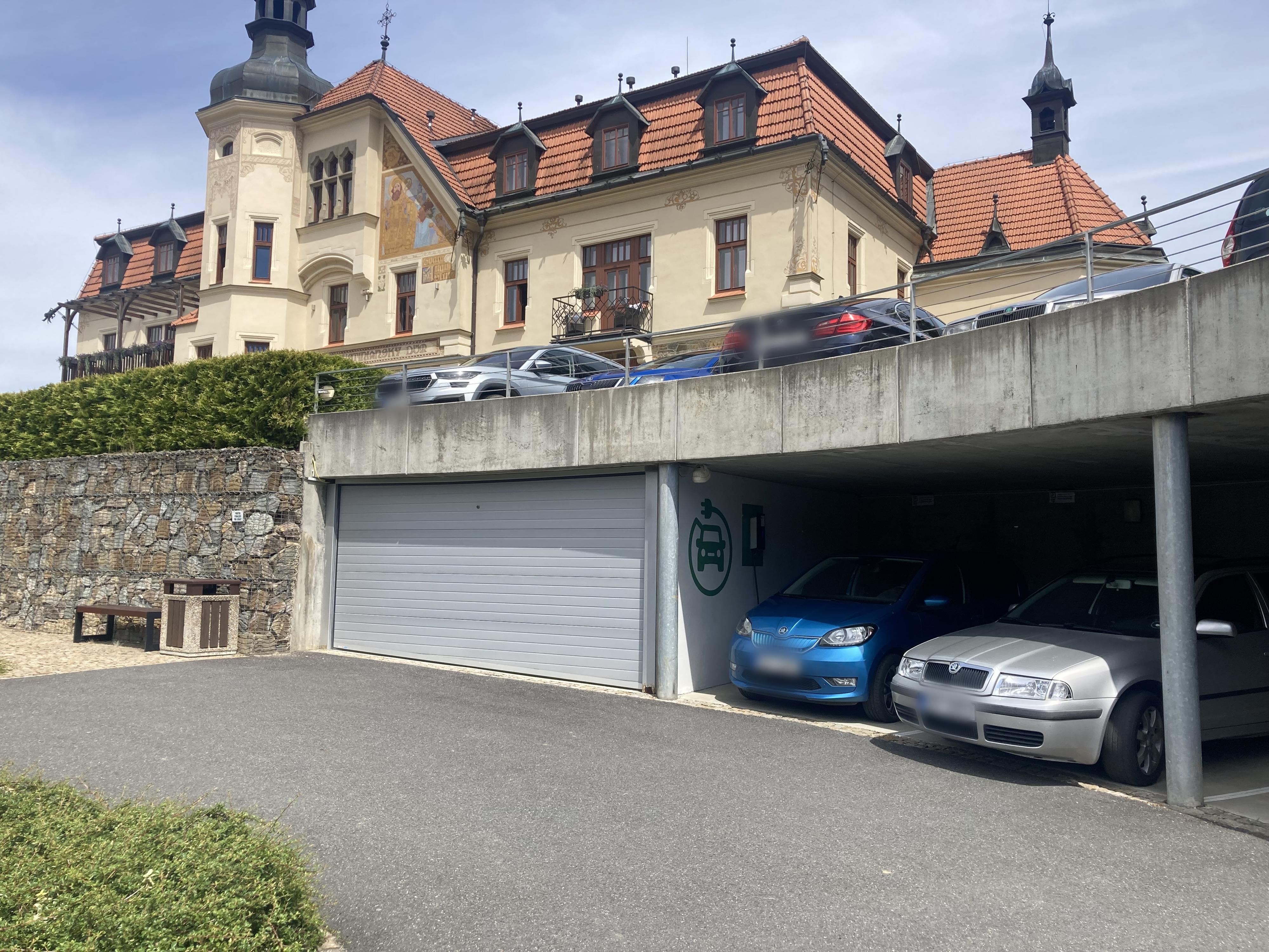 E.ON - nabíjecí stanice