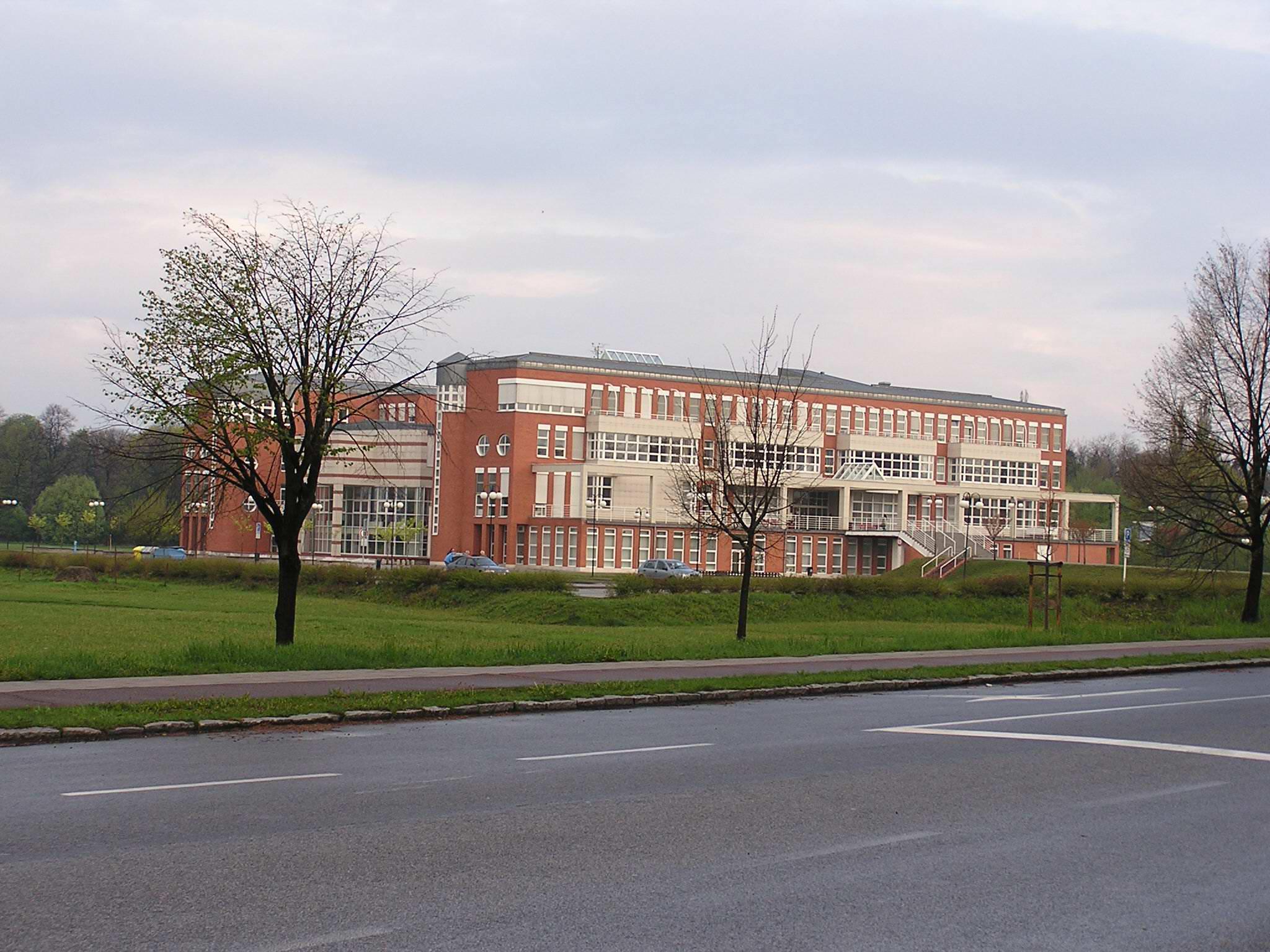 Univerzita Hradec Králové - Fakulta informatiky a managementu foto 5