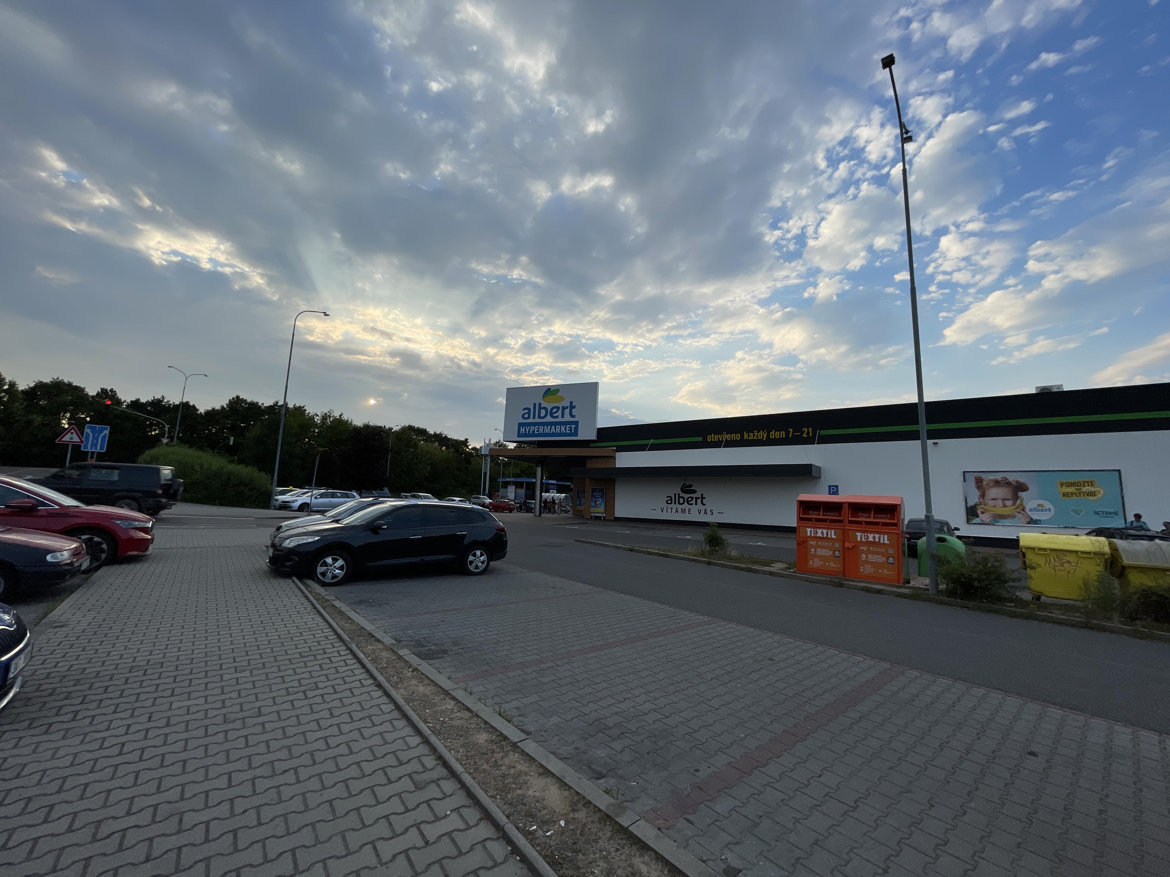 Albert Hypermarket