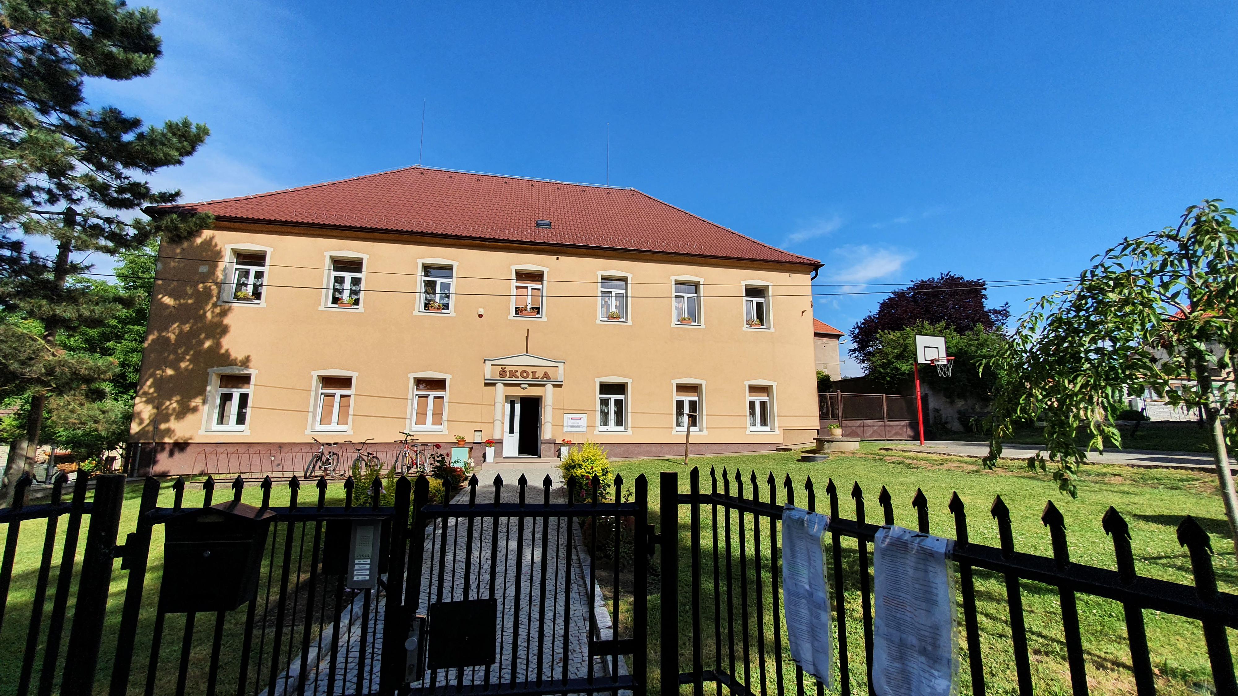 ZŠ a MŠ Pičín foto 2