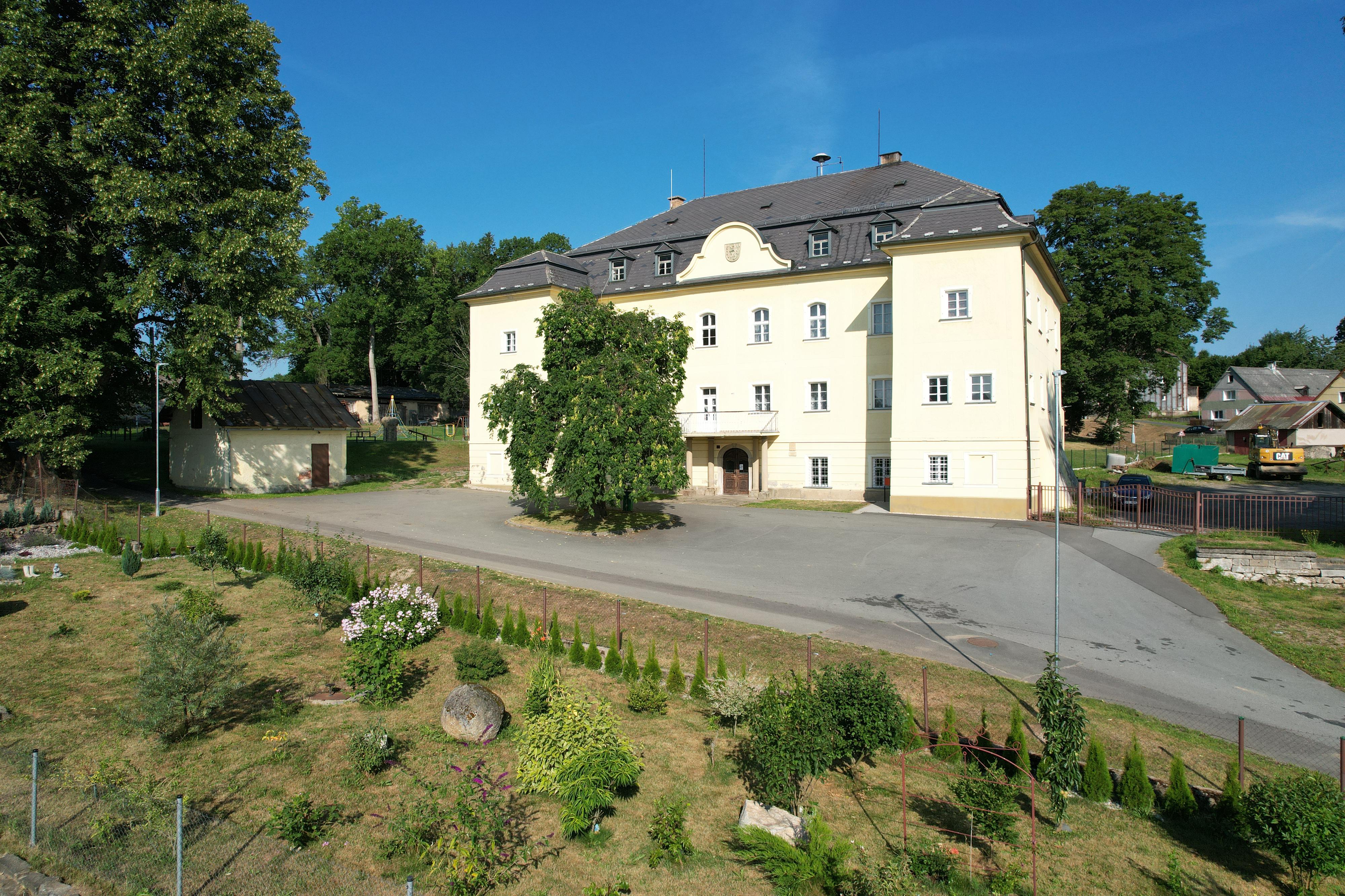 Lesná - obecní úřad foto 2