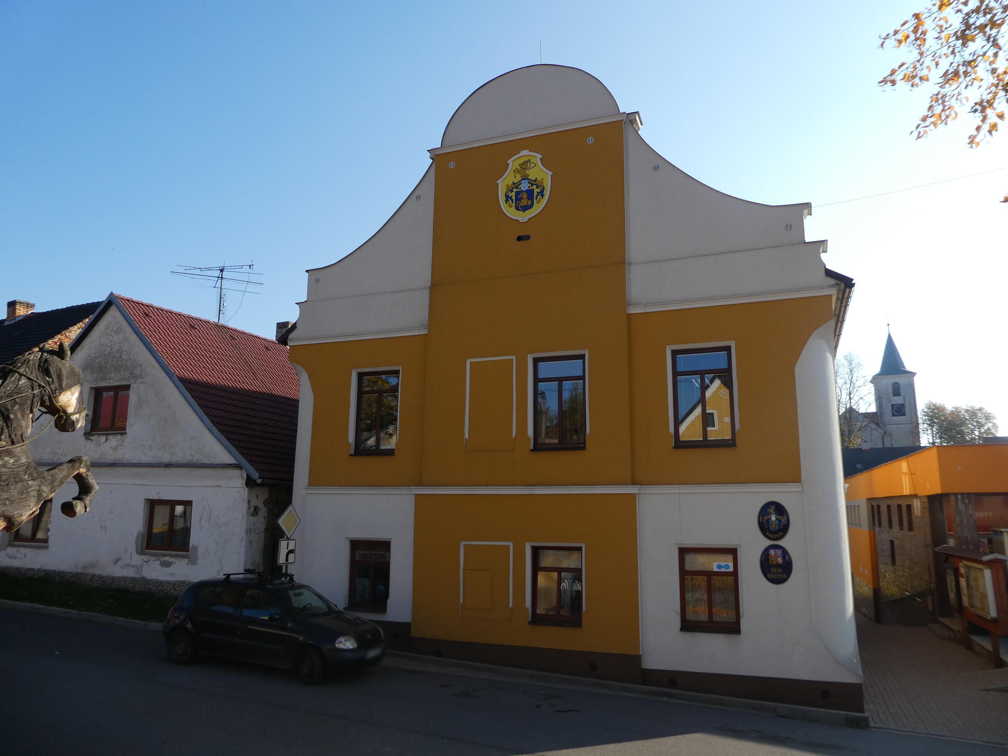 Borotín - úřad městyse foto 2