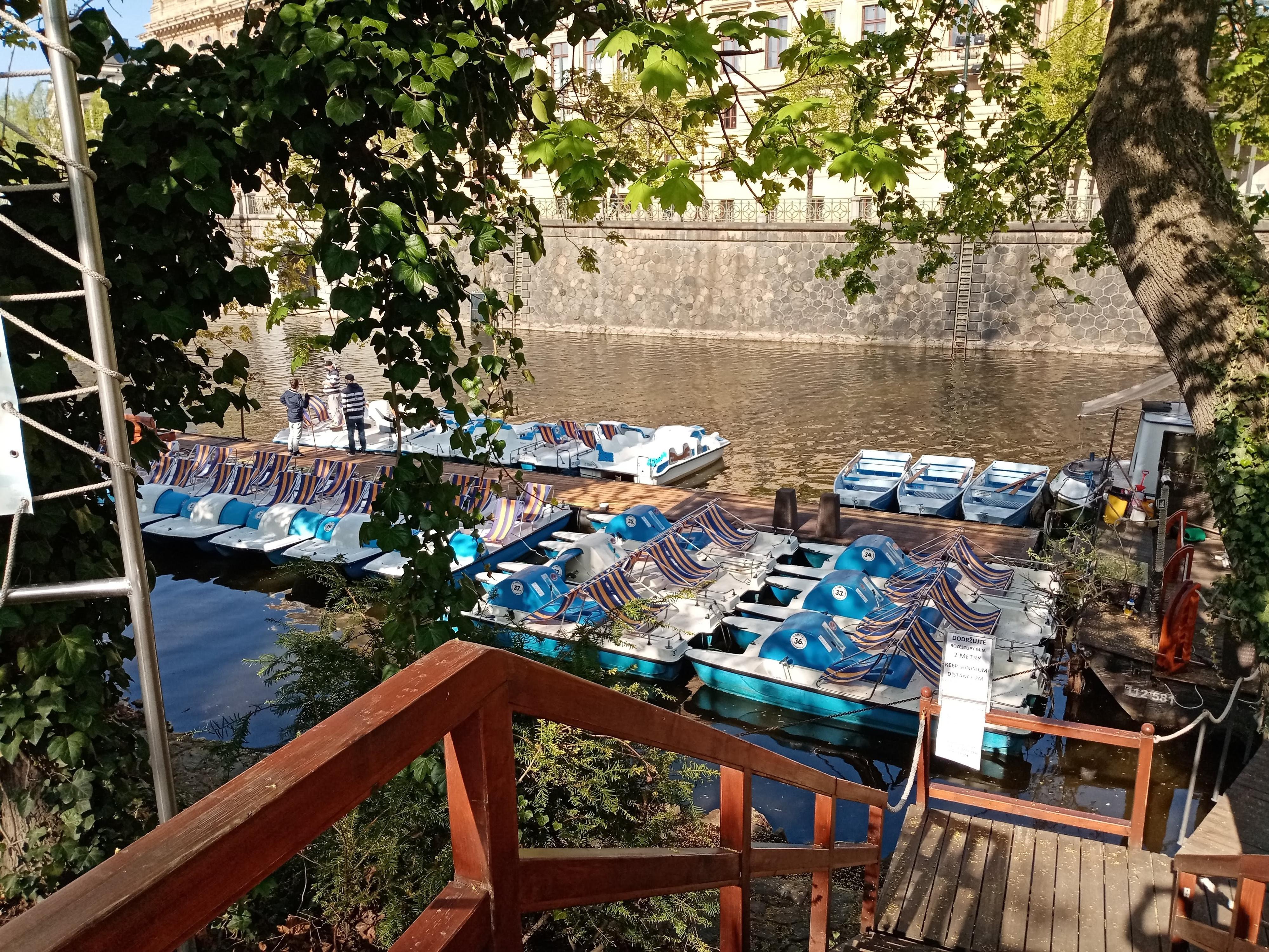 Půjčovna lodiček a šlapadel U Kotvy