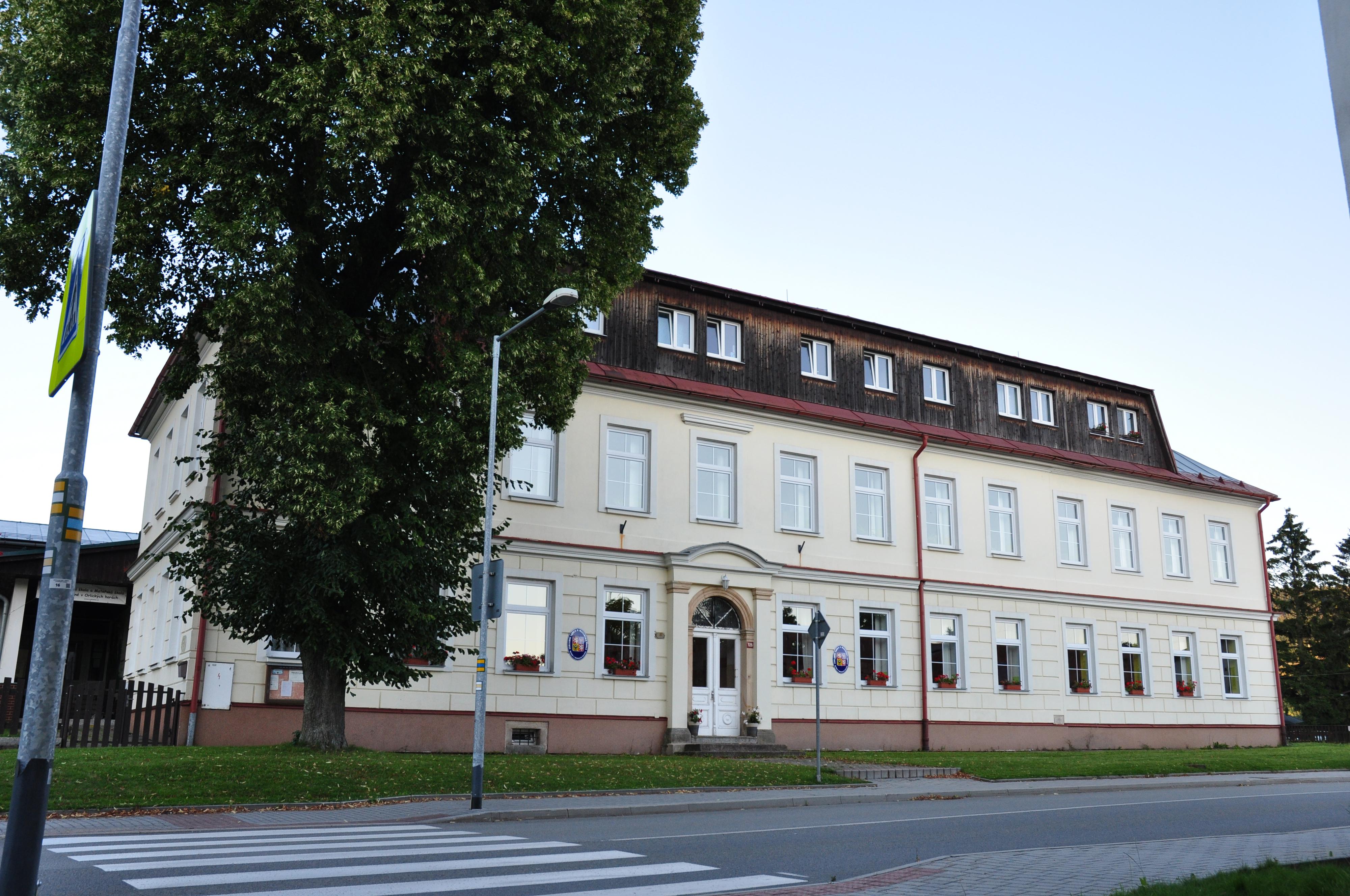 ZŠ a MŠ Deštné v Orlických horách foto 4