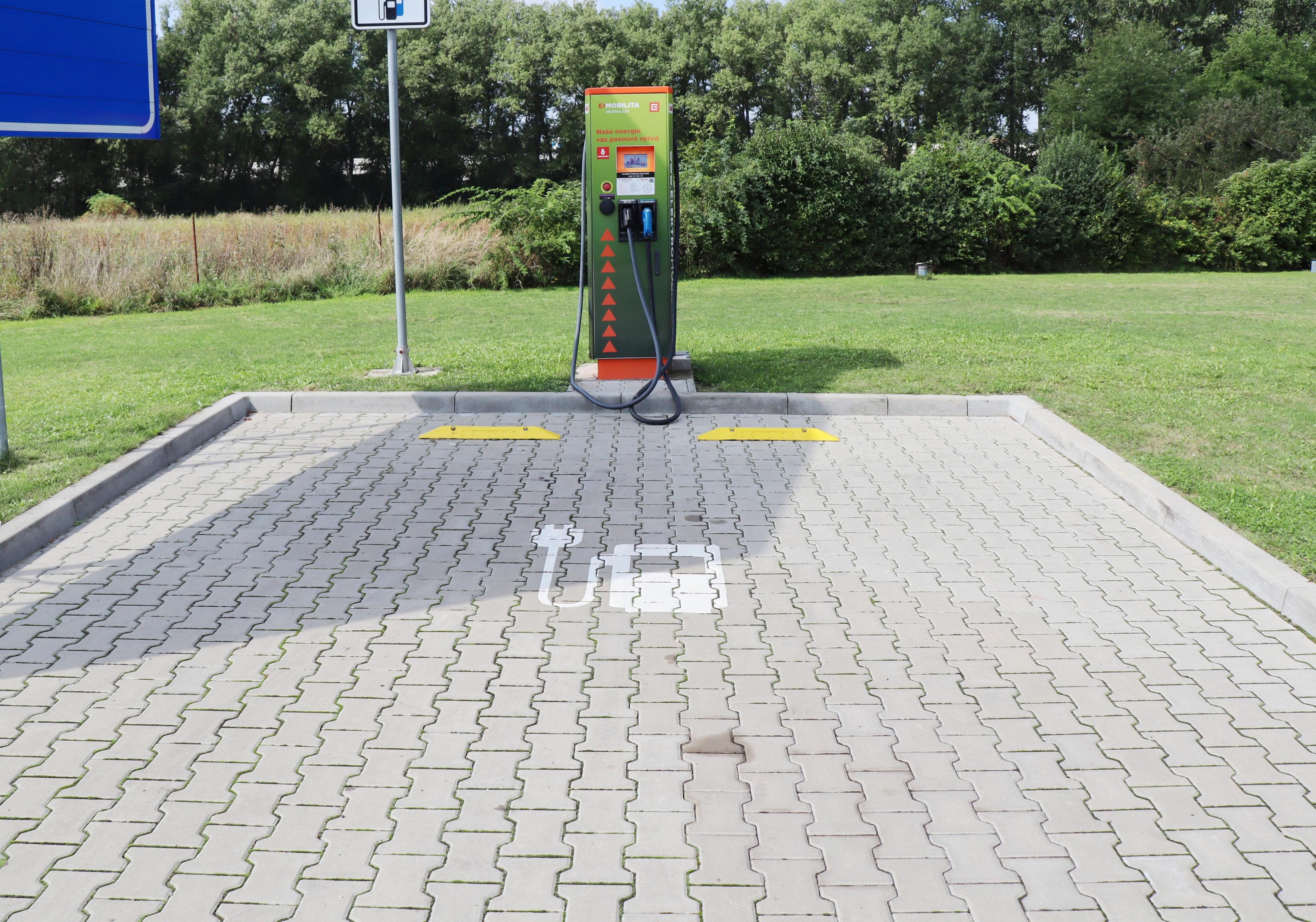 Nabíjecí stanice ČEZ foto 4