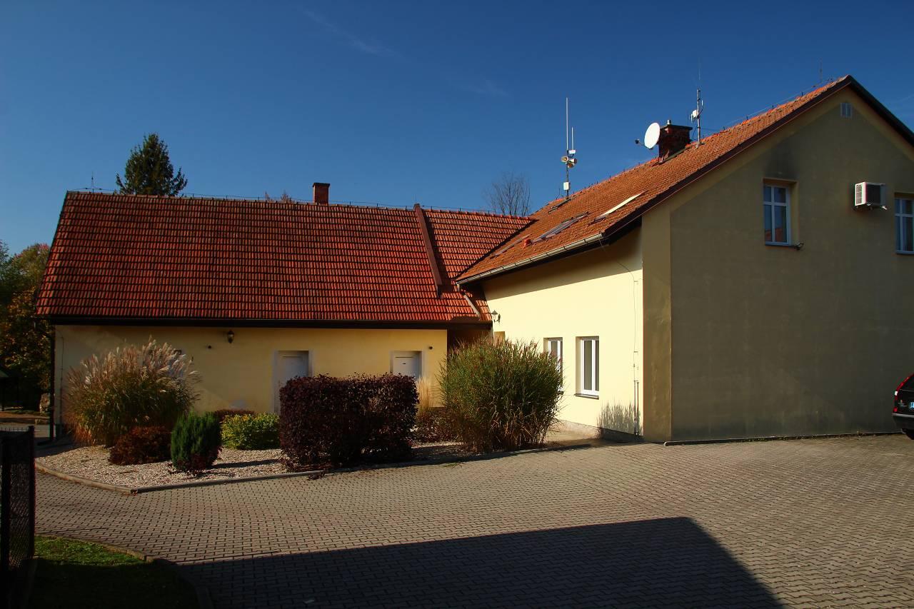 Benátky - obecní úřad foto 5