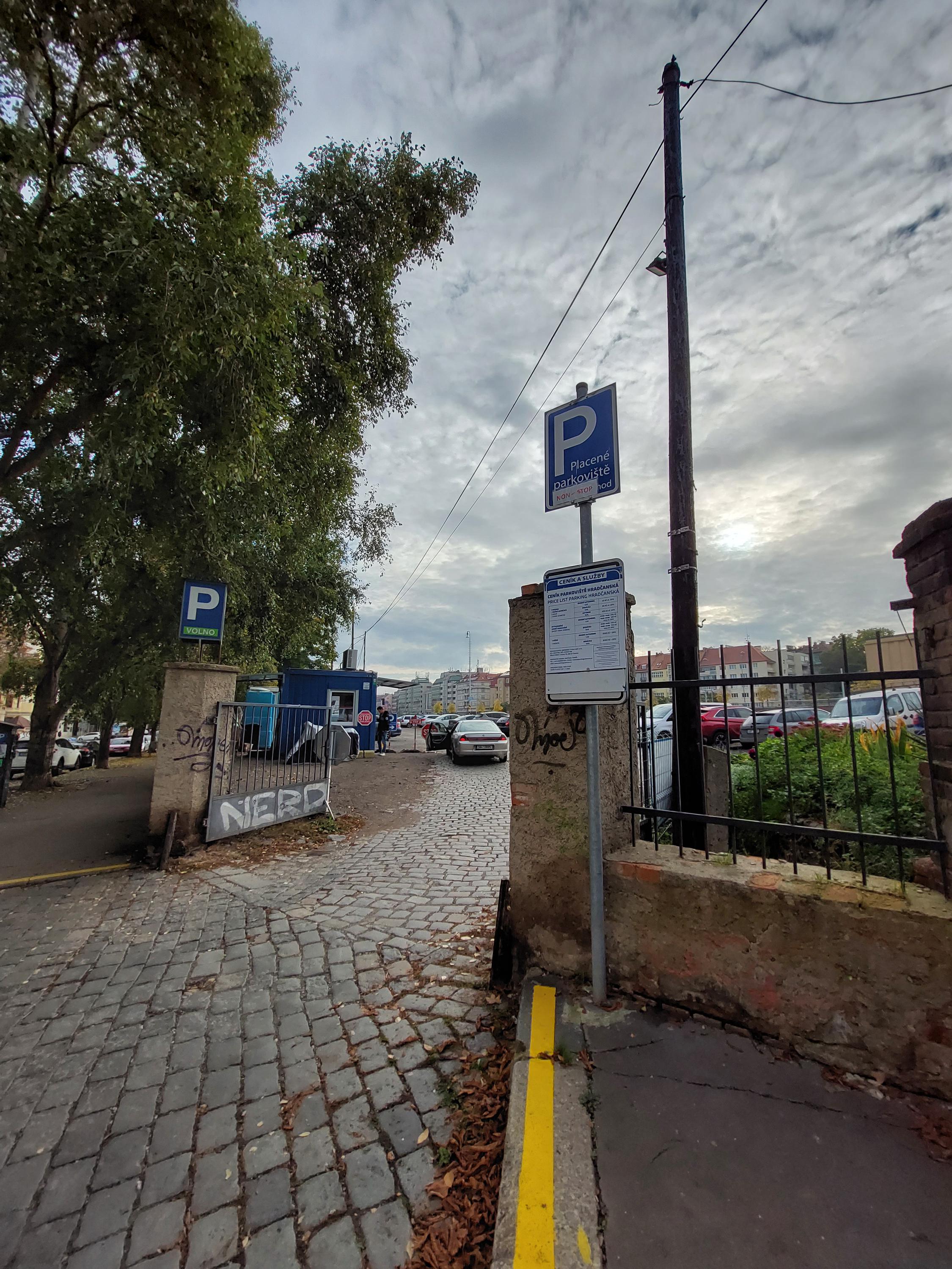 PARKINGCENTRUM - Dejvice (Parkoviště Hradčanská) foto 3