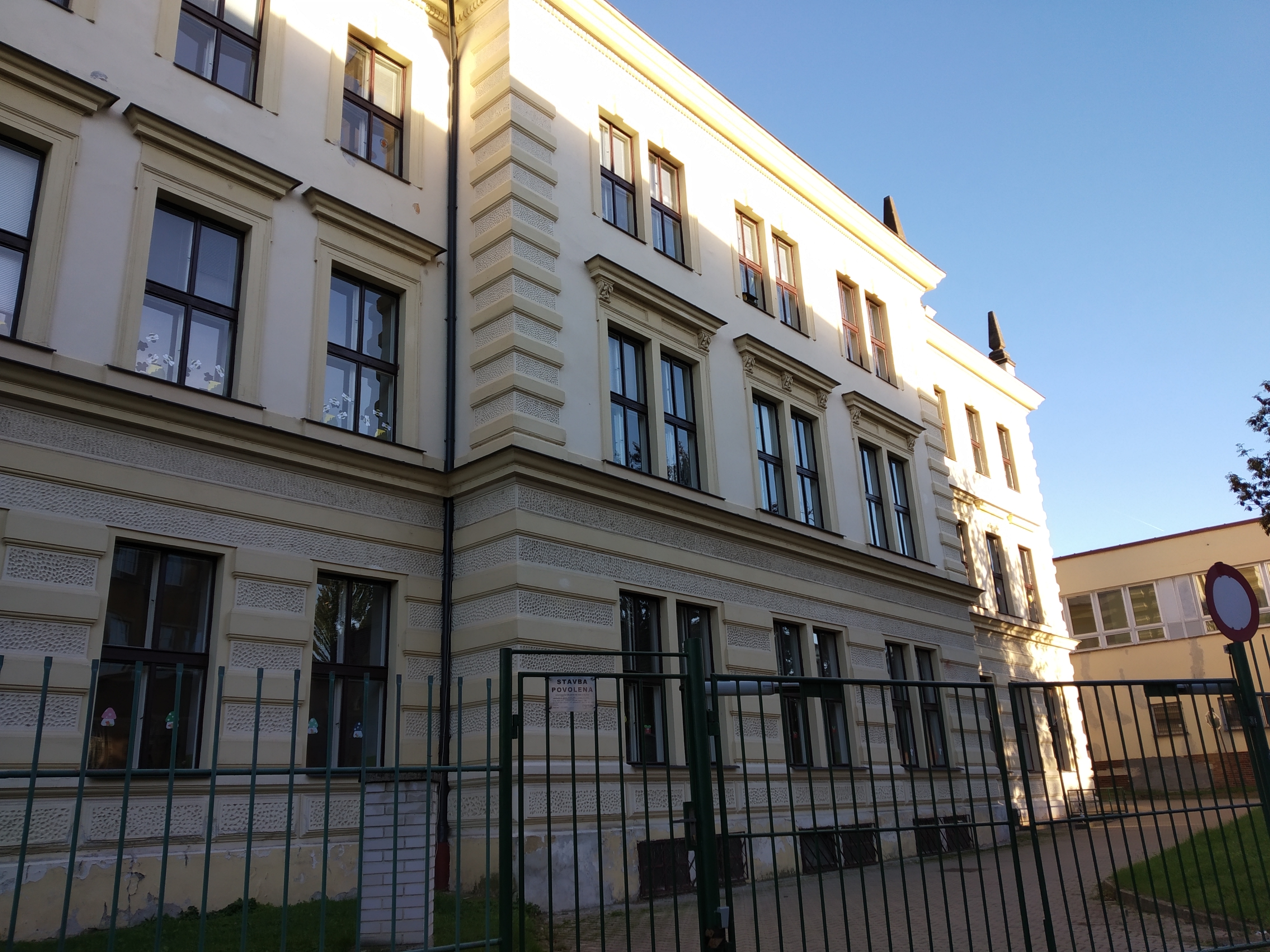 ZŠ Žatec, Komenského alej foto 2