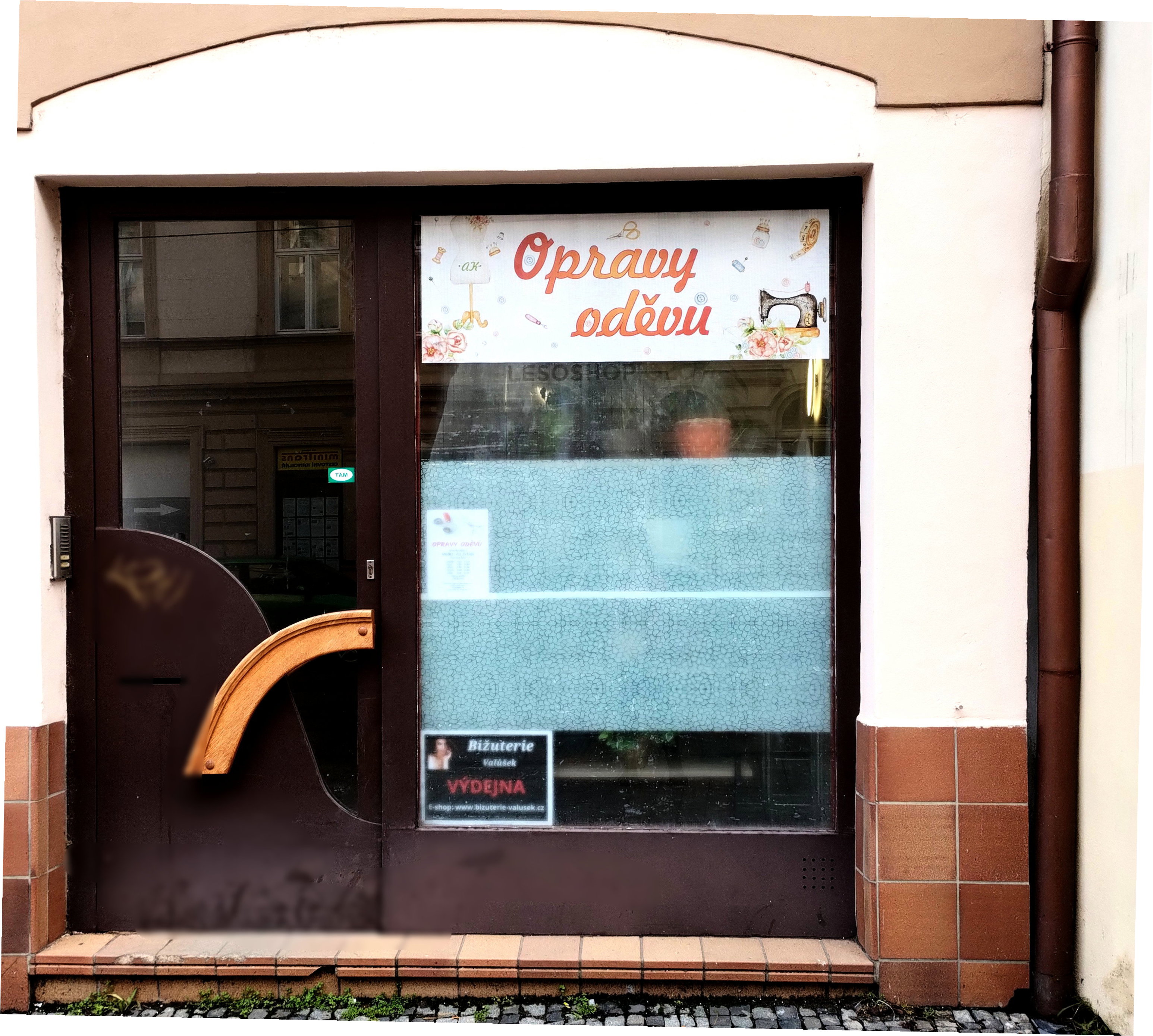 Opravy oděvů Alena Körnerová foto 3