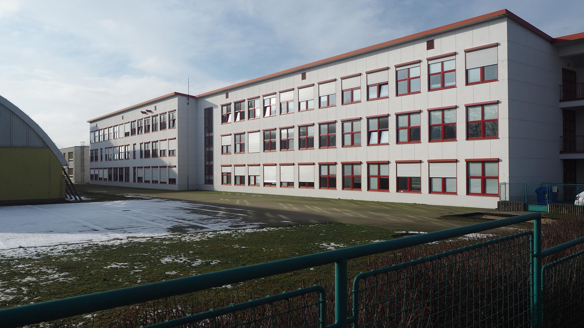 Obchodní akademie a střední škola polytechnická Veselí nad Moravou - Školní jídelna foto 2
