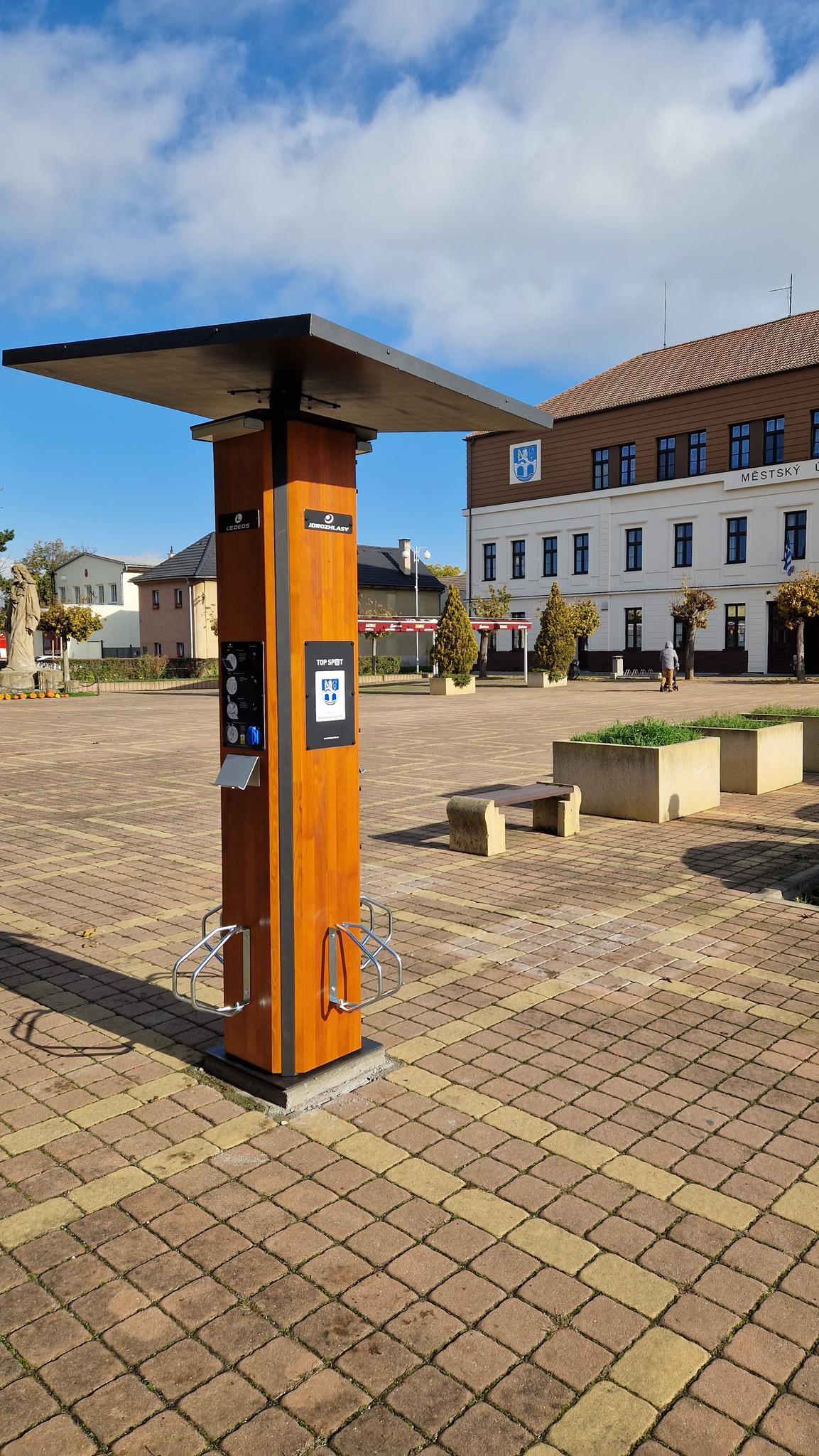 Multifunkční zásuvka pro nabíjení foto 2