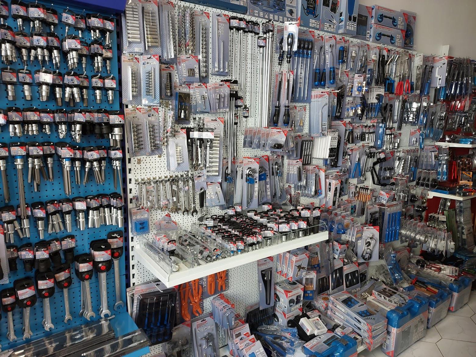 Roman Pevný - VYBAVENÍ AUTOSERVISU foto 3