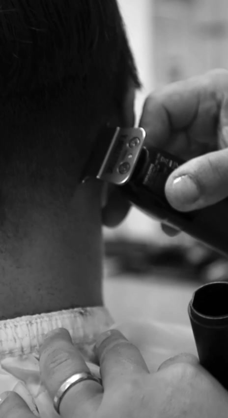 AK barbers foto 2 (náhled videa)