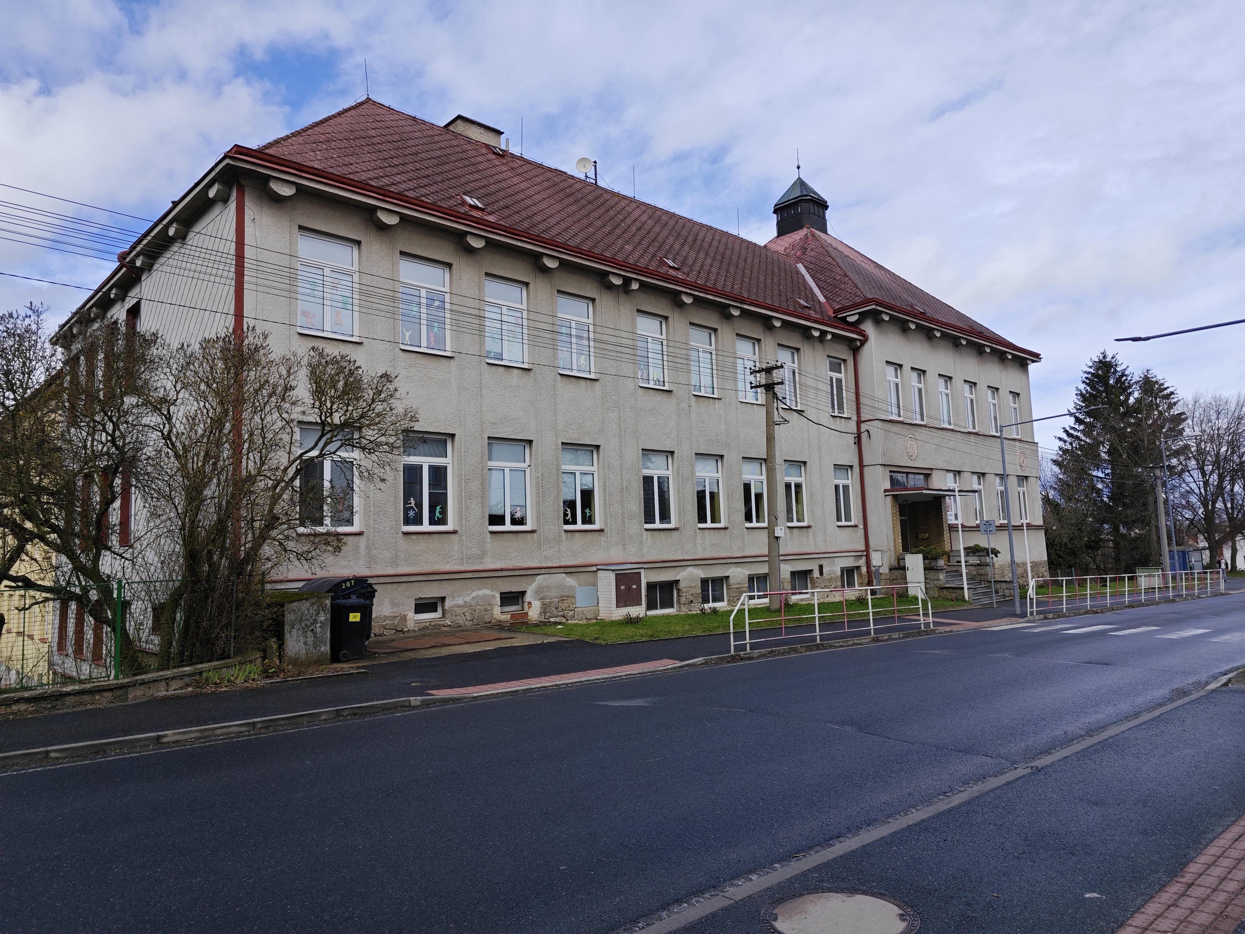 Masarykova ZŠ a MŠ Klenčí pod Čerchovem foto 3