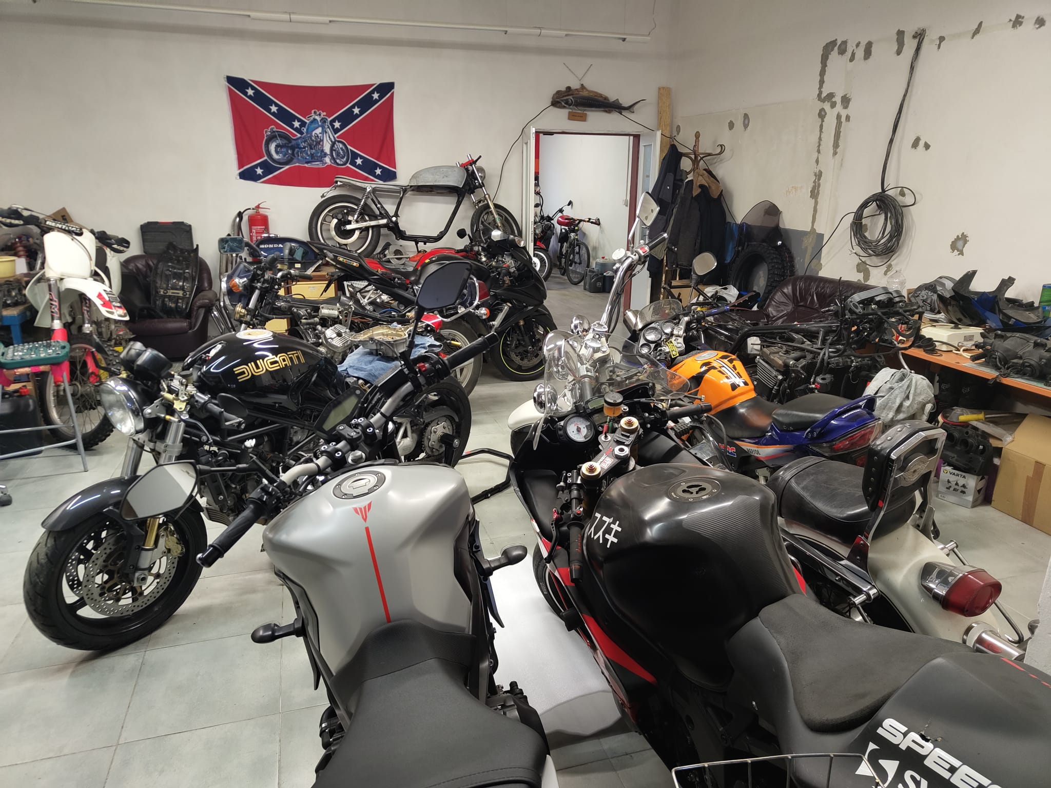 DAEMONS Moto Custom foto 3