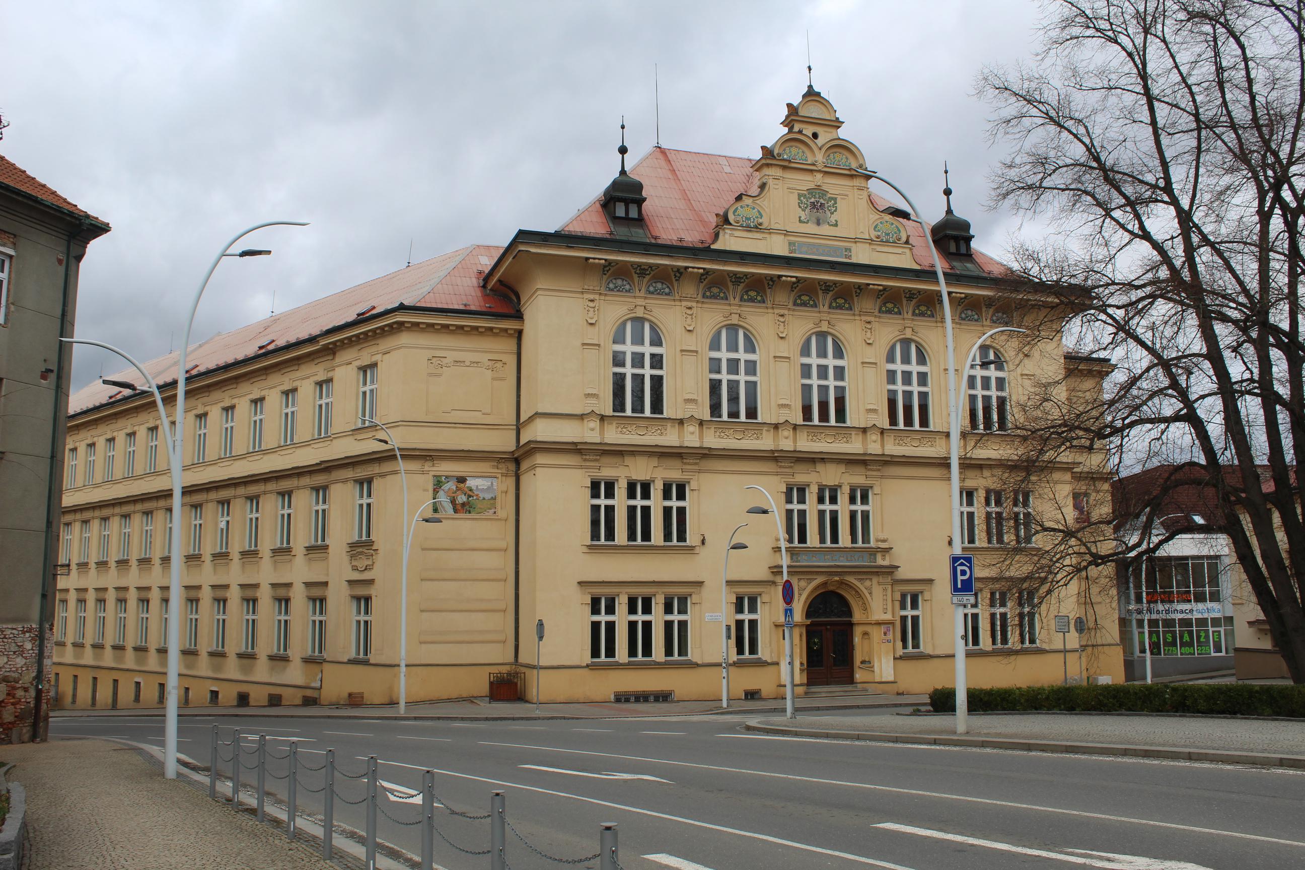 Gymnázium Pierra de Coubertina, Tábor, Náměstí Františka Křižíka 860 foto 4