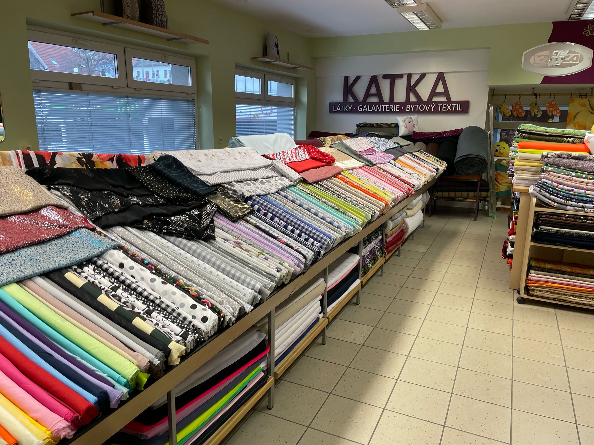 KATKA - látky, galanterie, bytový textil foto 3