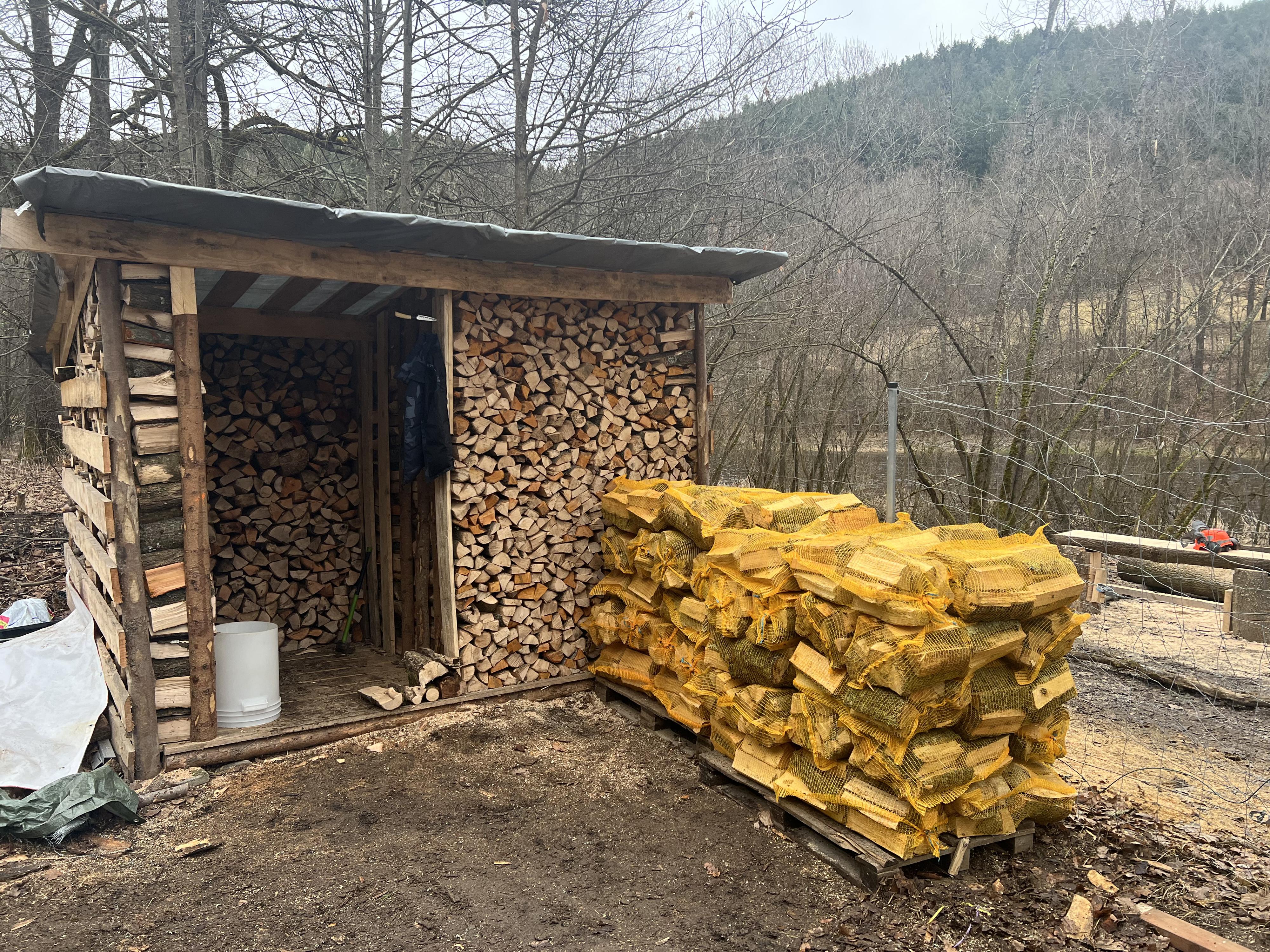 Palivové dřevo Gründl foto 2