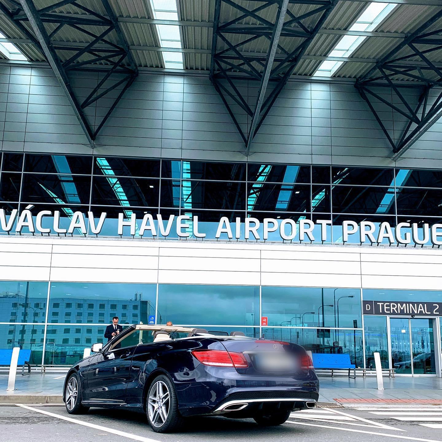 EASY Car Rental Prague Airport foto 4